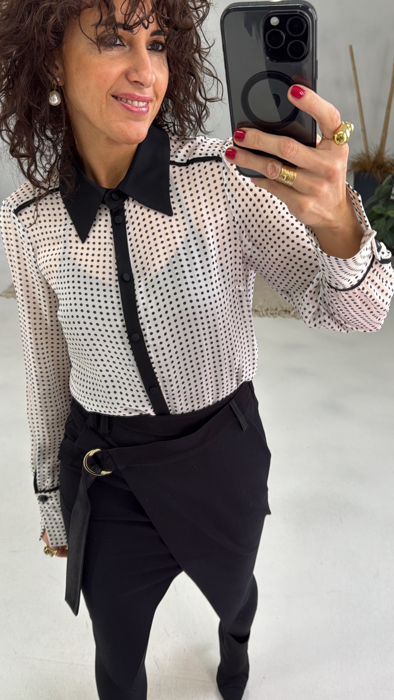 CAMICIA IN GEORGETTE A POIS CON BORDI IN CONTRASTO