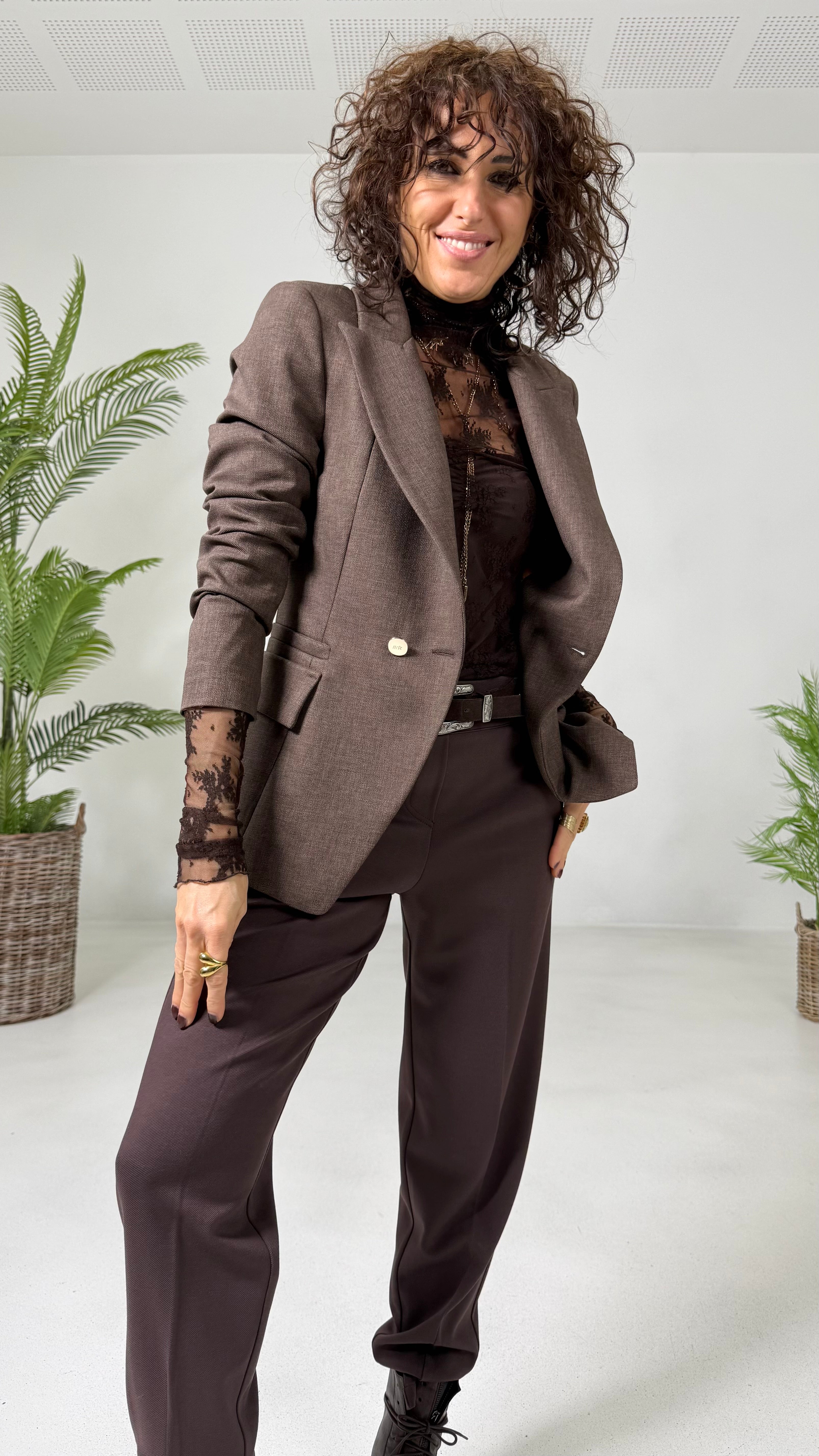 TWINSET CON LUPETTO IN PIZZO E TOP IN PUNTO MILANO LEGGERO