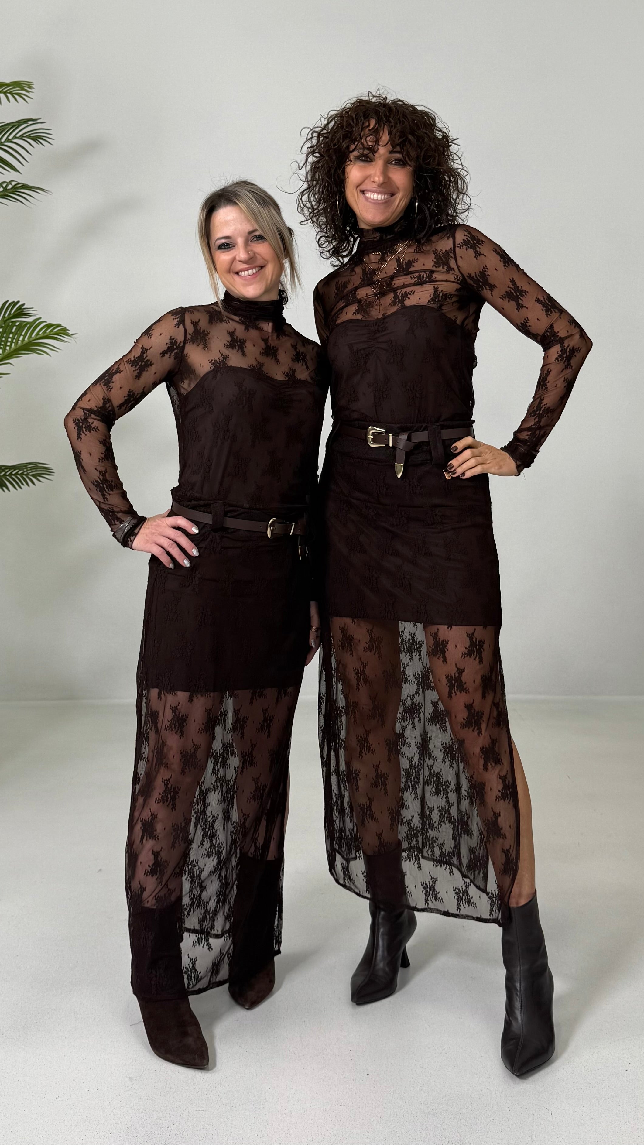 TWINSET CON LUPETTO IN PIZZO E TOP IN PUNTO MILANO LEGGERO