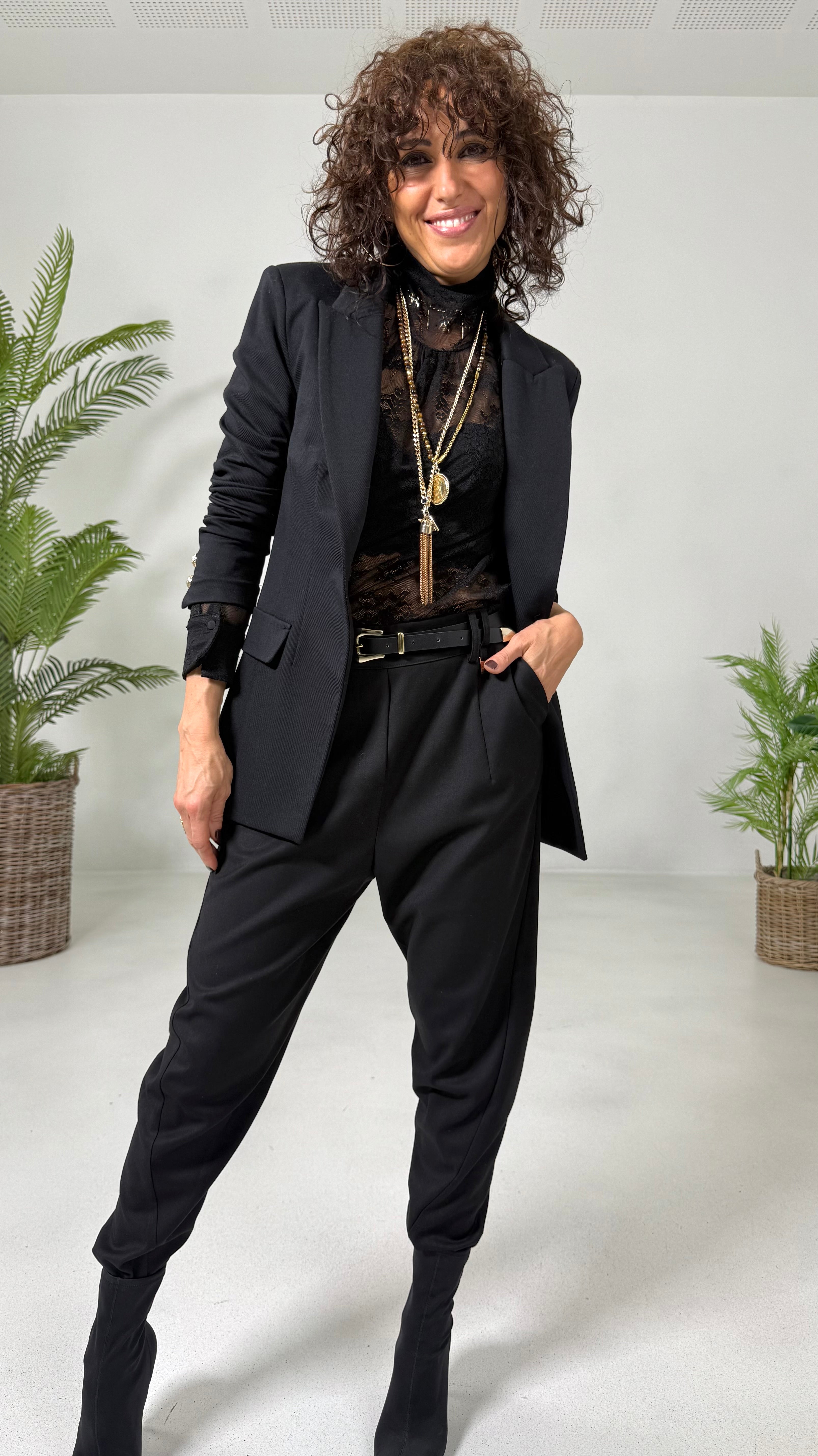 CAMICIA IN PIZZO CON COLLO ALTO