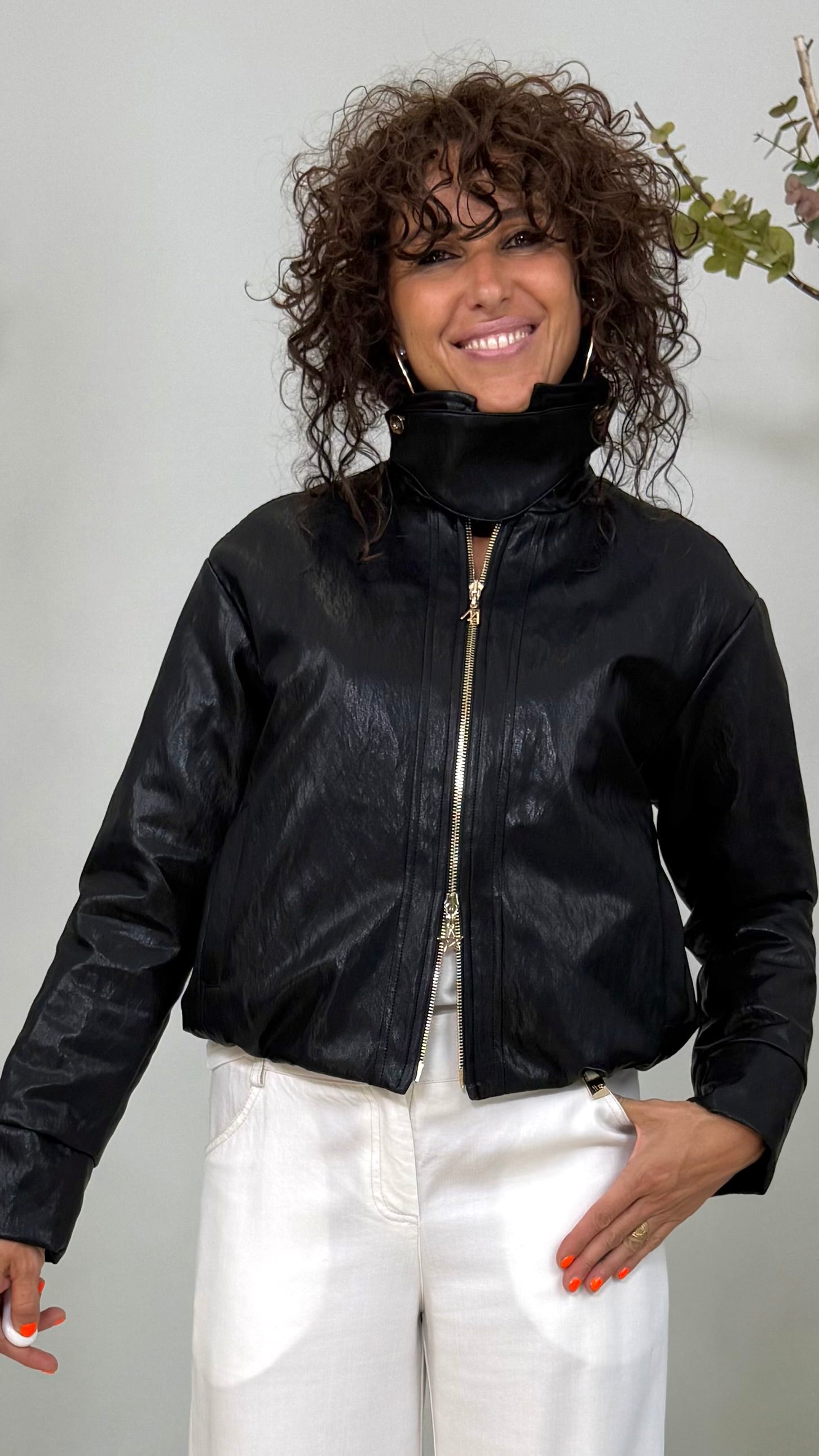 BOMBER IN FINTA PELLE CON ZIP
