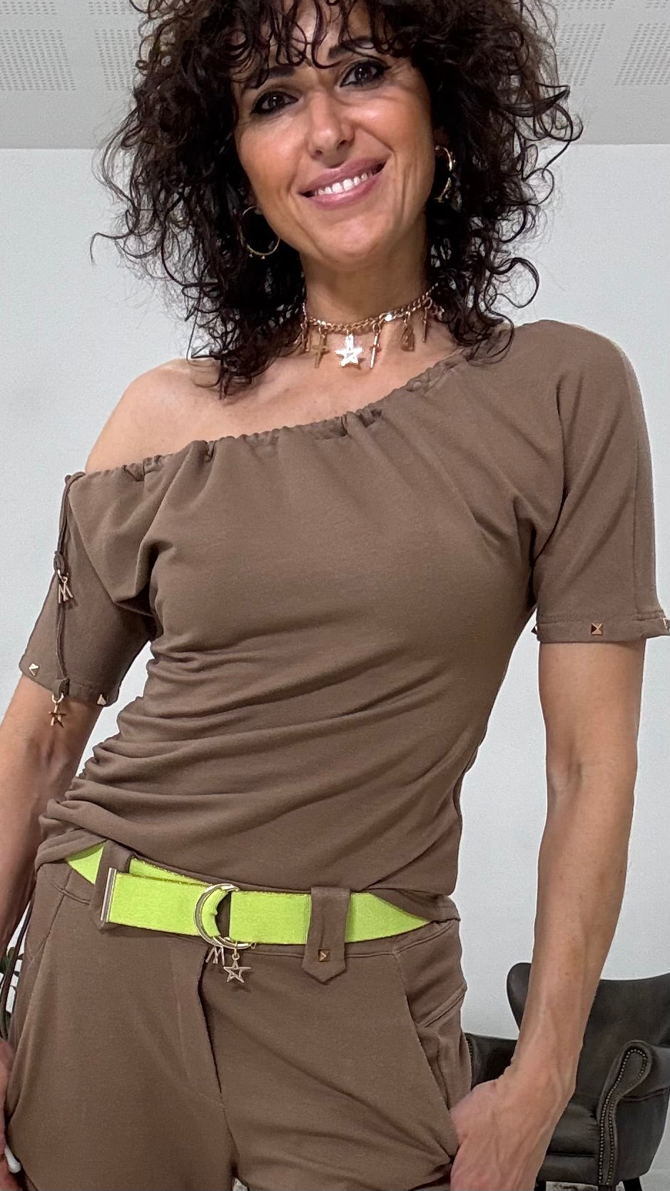 610 P25 FANGO T-SHIRT ASIMMETRICA ARRICCI IN FELPA LEGGERA DI VISCOSA