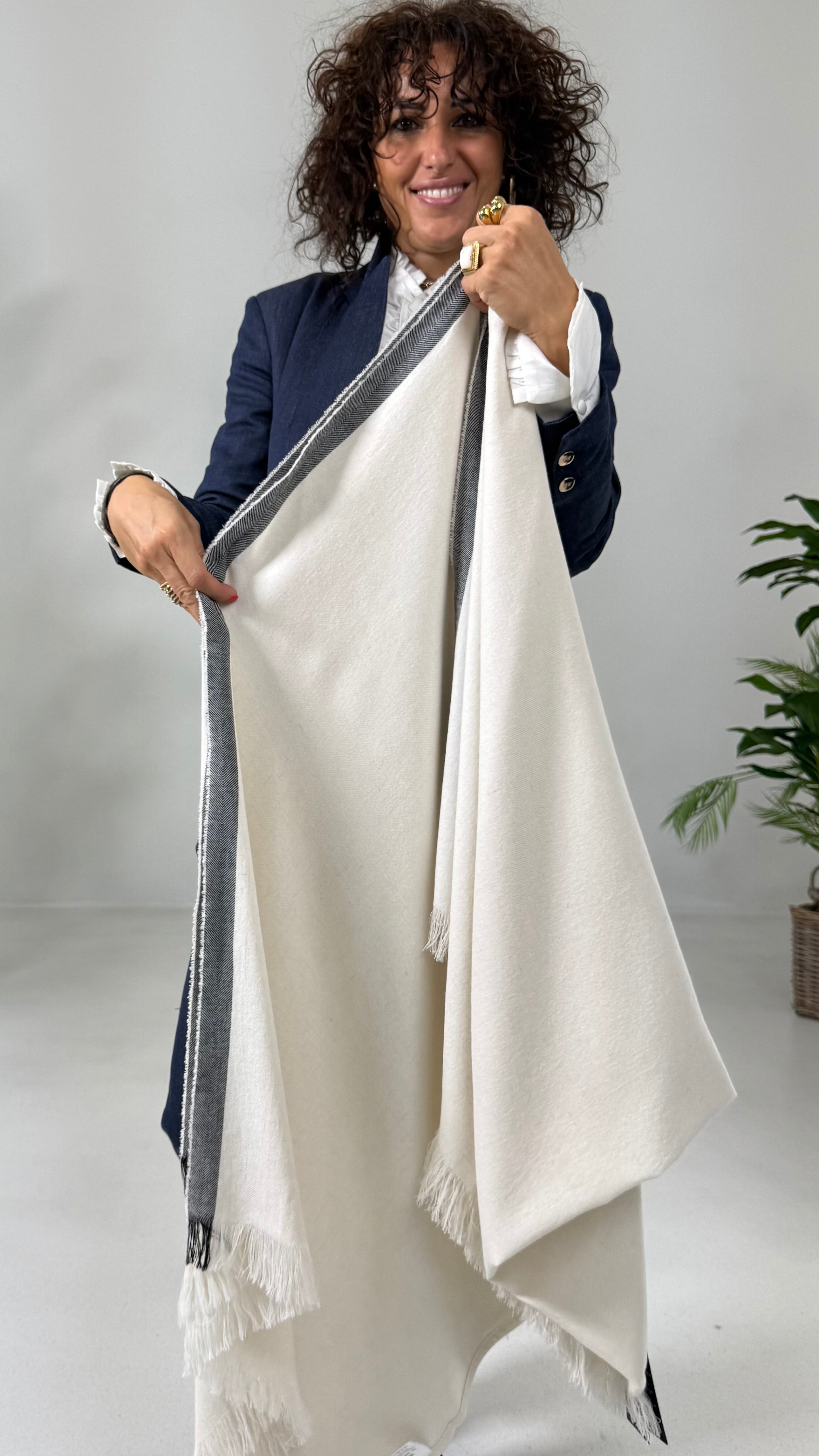 MANTELLA PONCHO COCCOLA