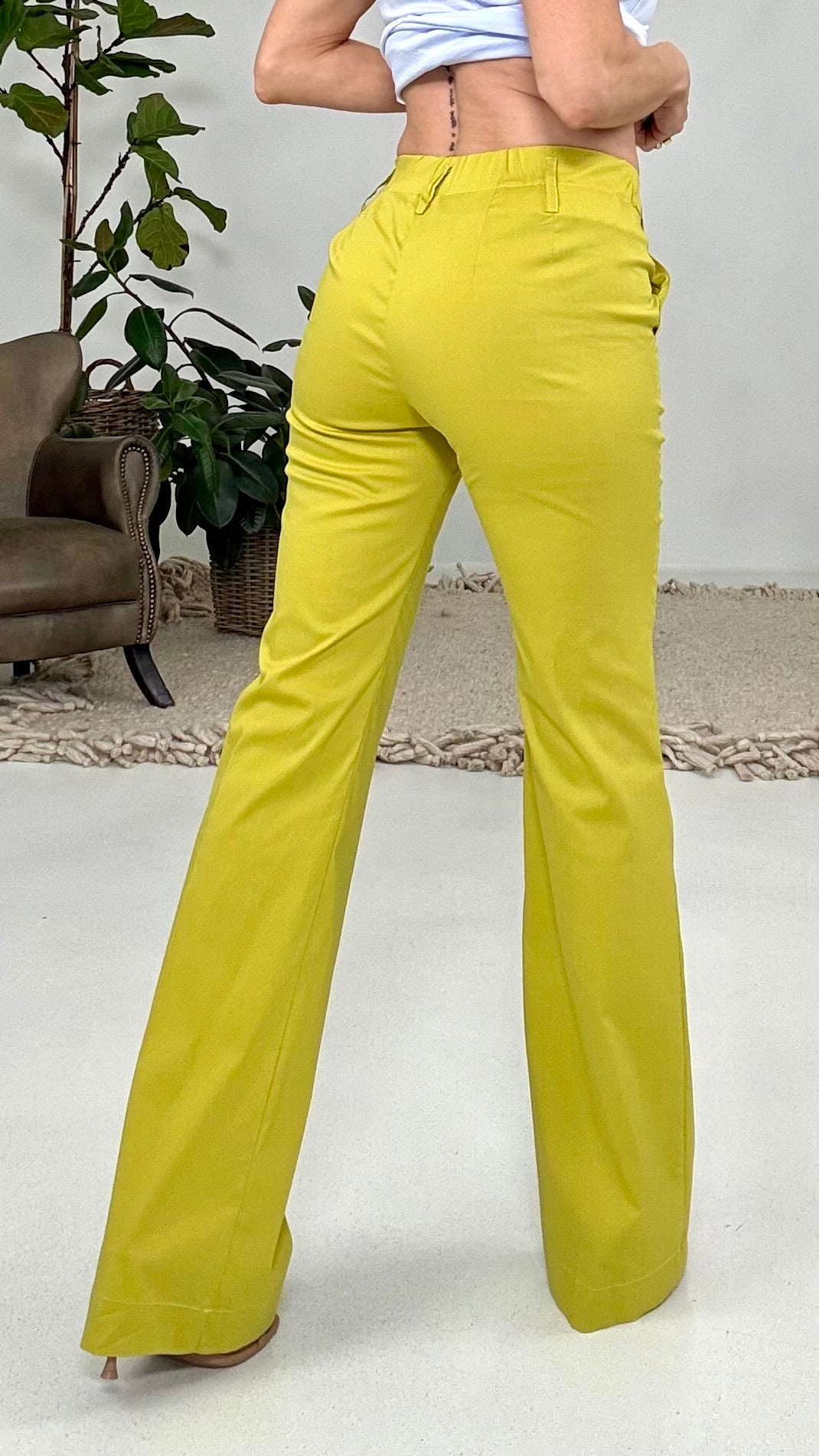 822 P25 GIALLO PANTALONE PALAZZO SVASATO AL FONDO IN PELLE D UOVO