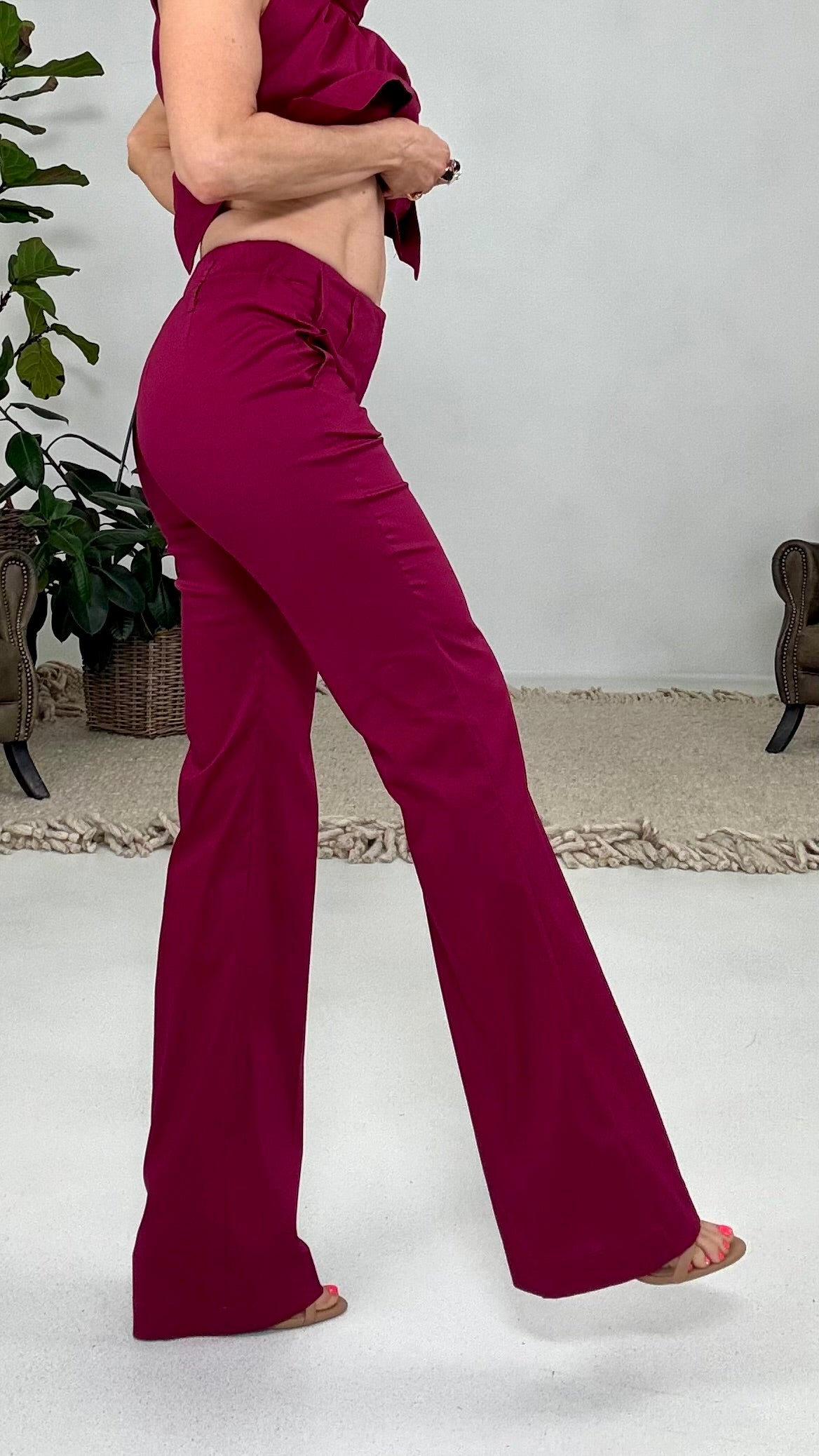 822 P25 AMARANTO PANTALONE PALAZZO SVASATO AL FONDO IN PELLE D UOVO