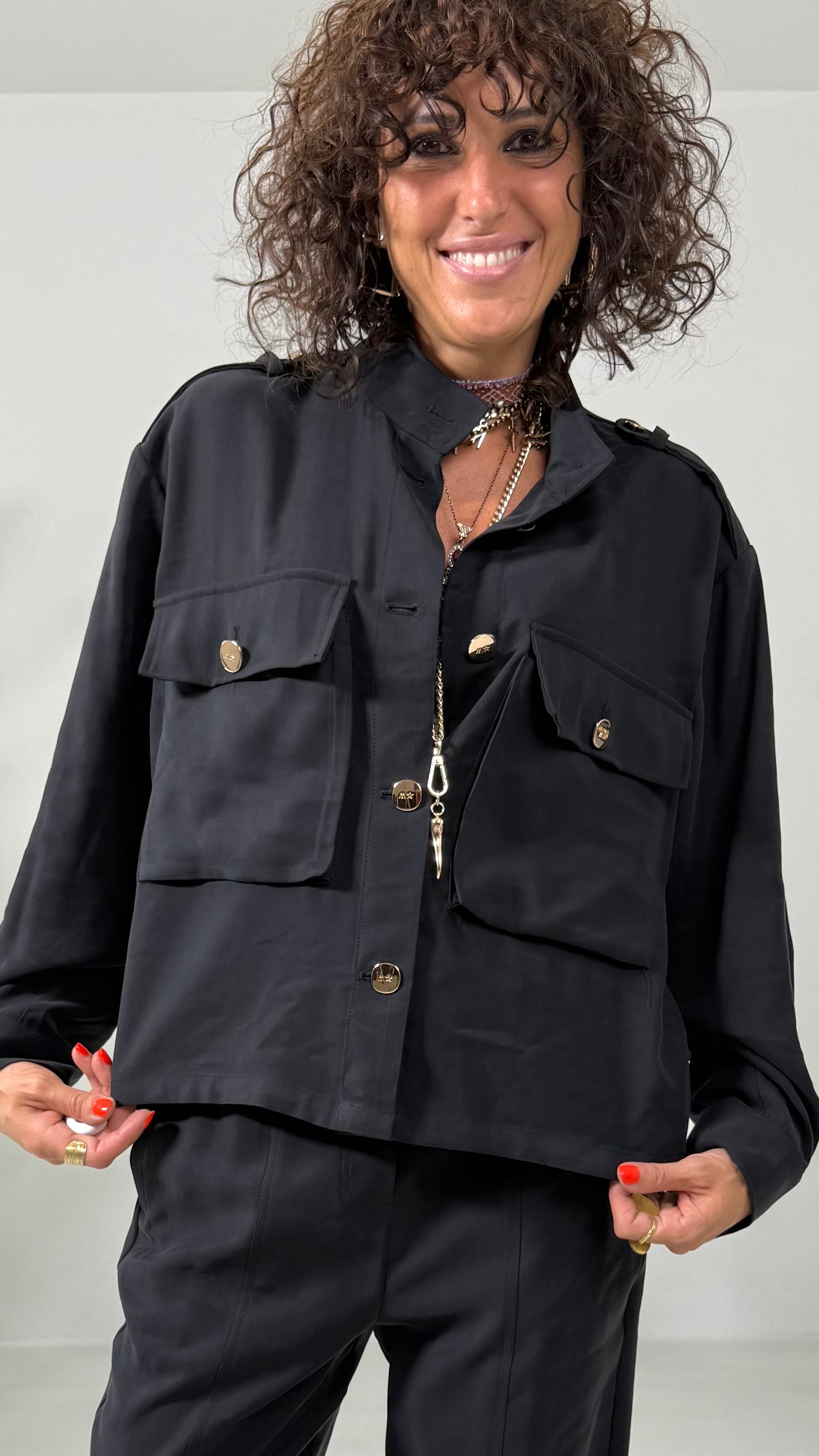 CAMICIA GIACCA CON TASCONI IN TECNICO VISCOSA EFFETTO CUPRO
