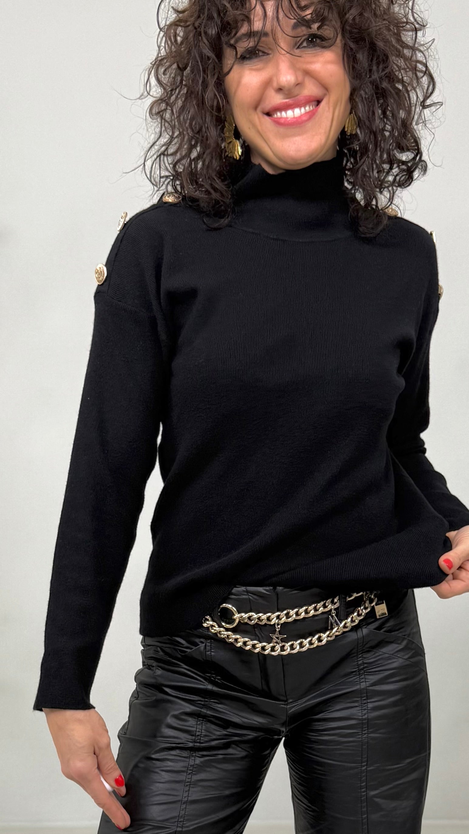 MAGLIONCINO CALDA VISCOSA BOTTONI SPALLE