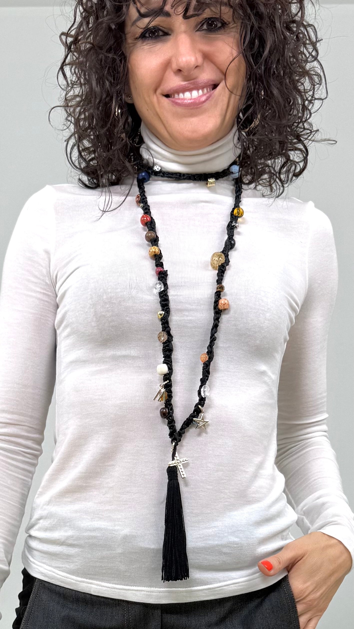 COLLANA UNCINETTO CON PIETRE E NAPPA