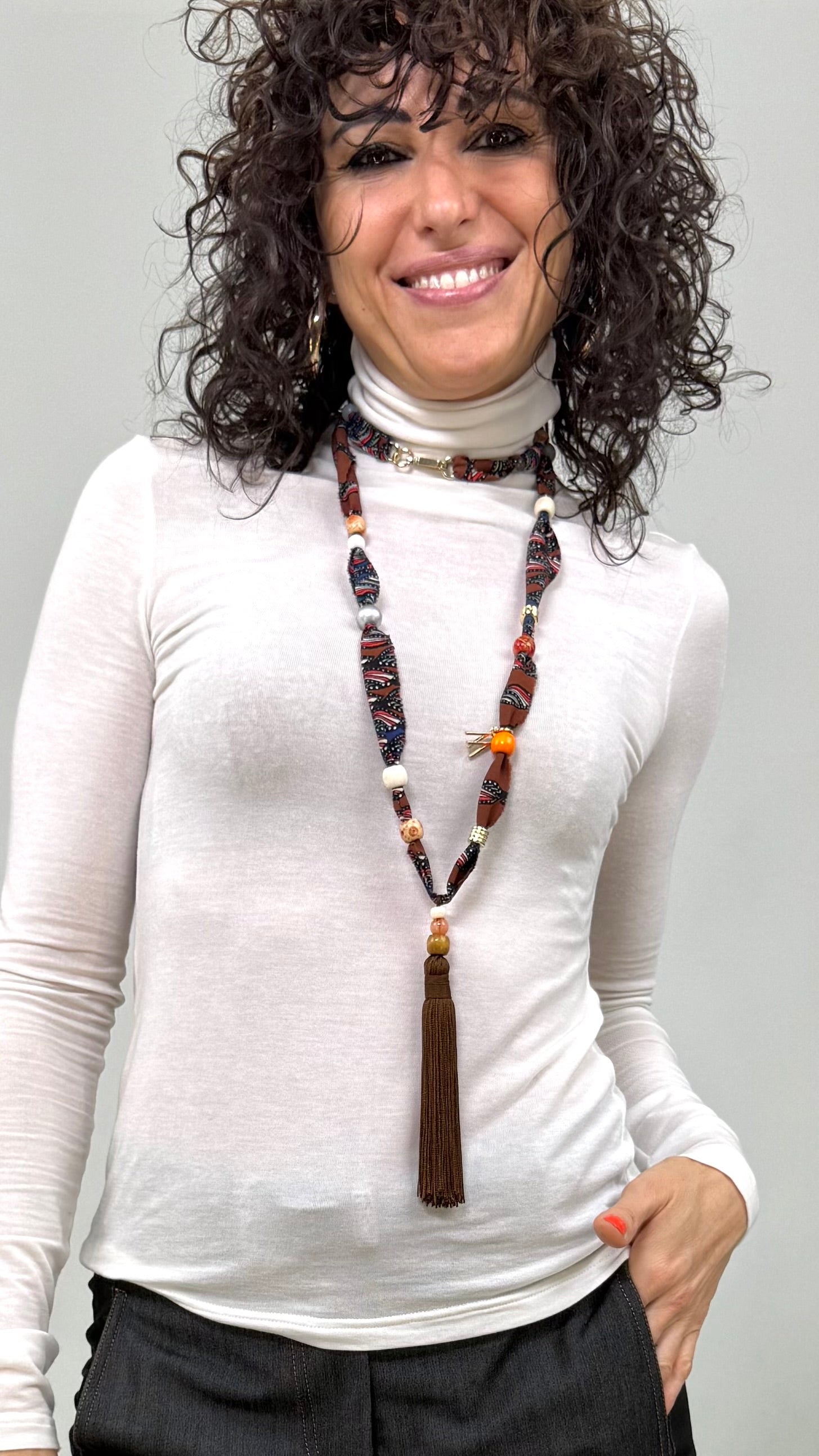 COLLANA IN VISCOSA FANTASIA PERLINE E NAPPA