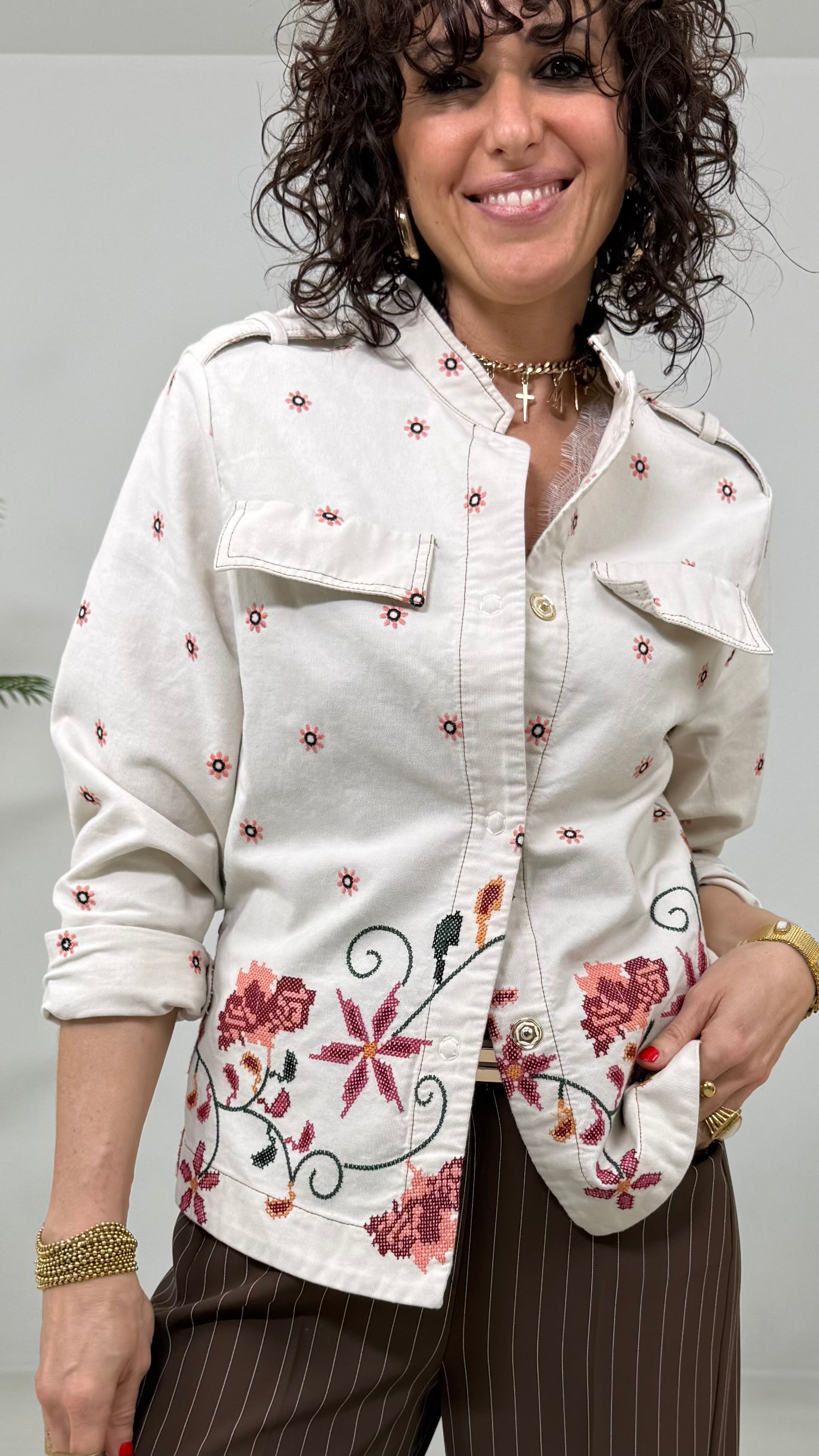 CACCIATORA IN CANVAS RICAMATA FIORI