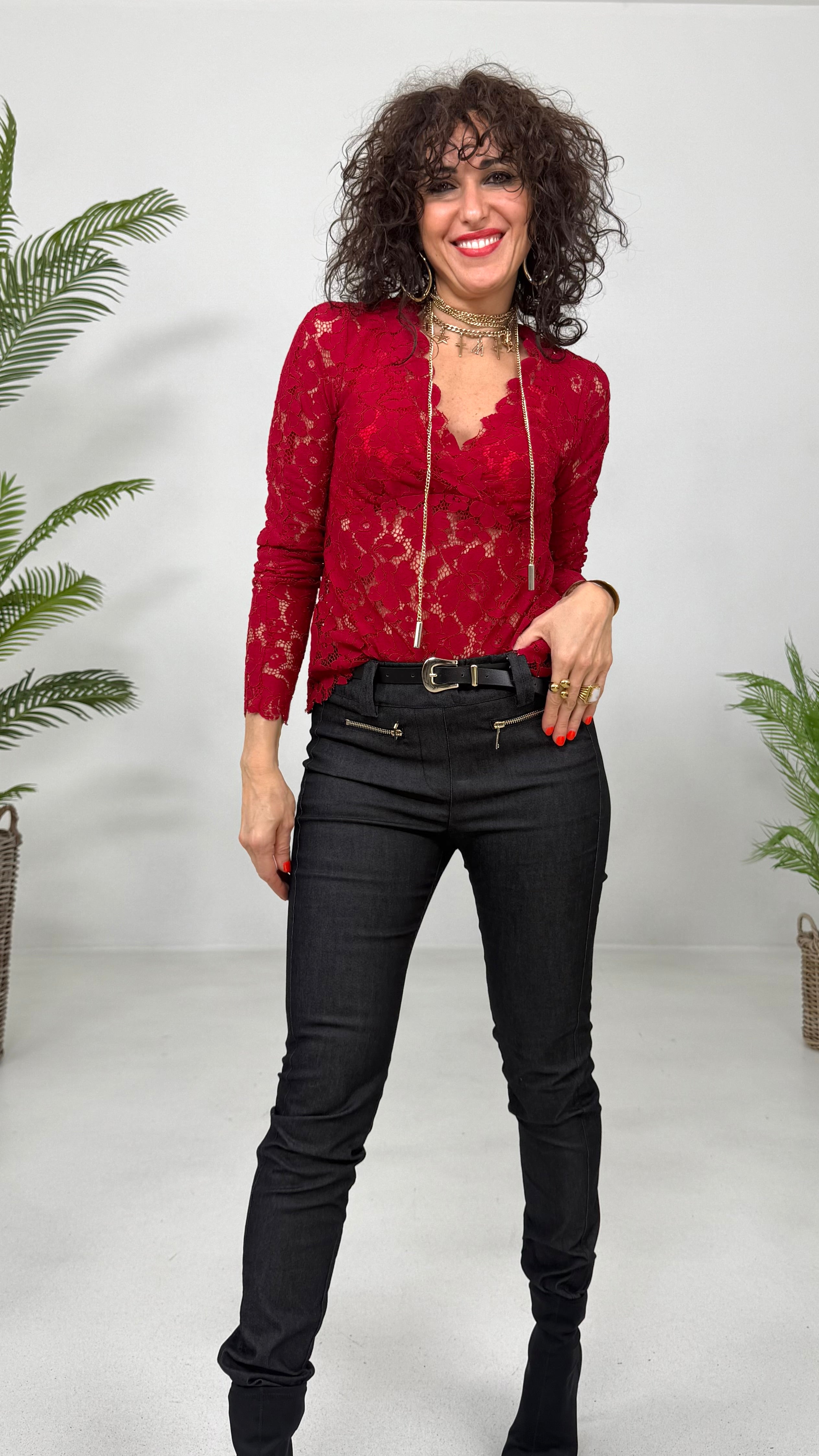 MAGLIA IN PIZZO CON MANICHE LUNGHE