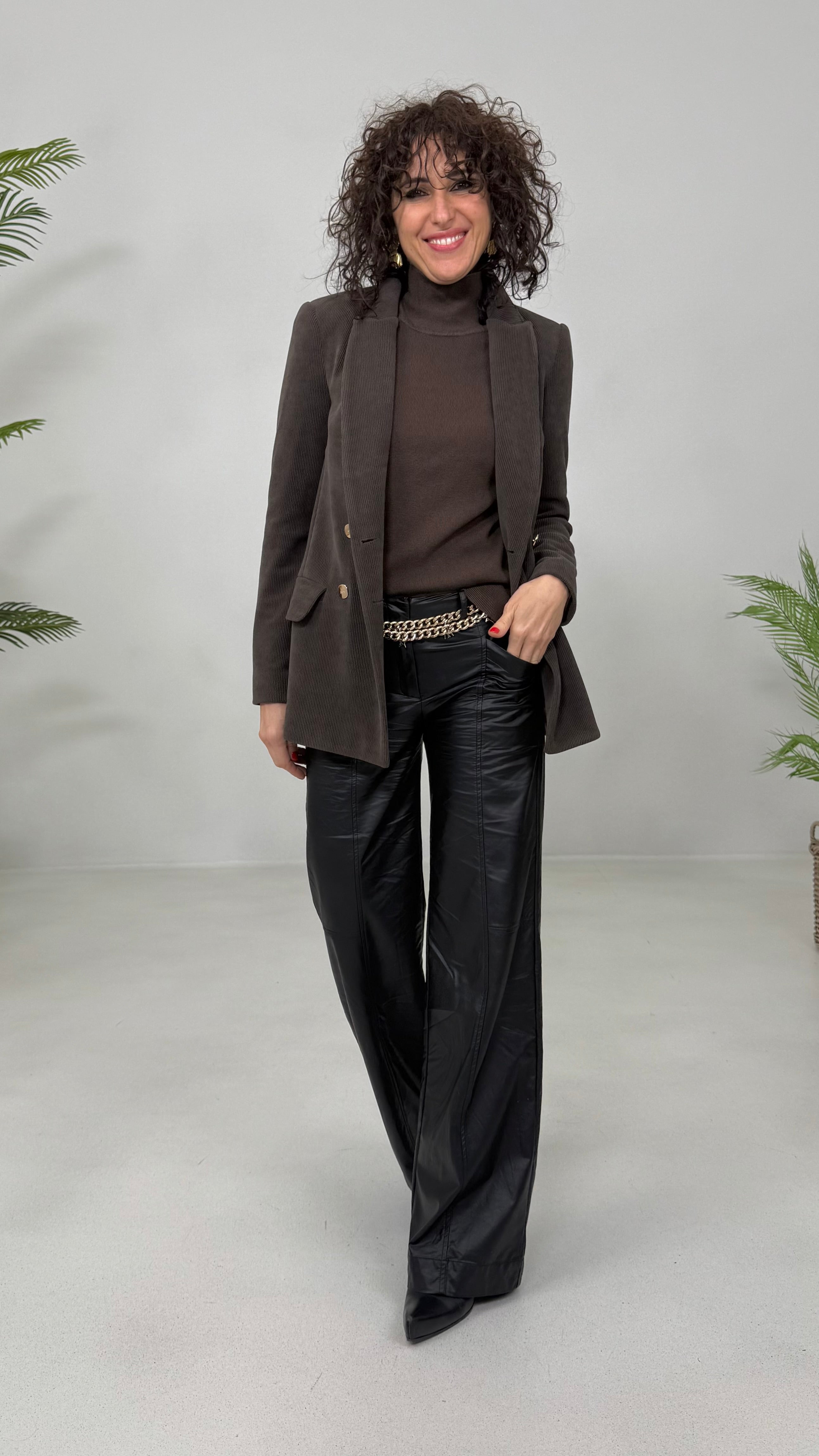 MAGLIONCINO CALDA VISCOSA BOTTONI SPALLE