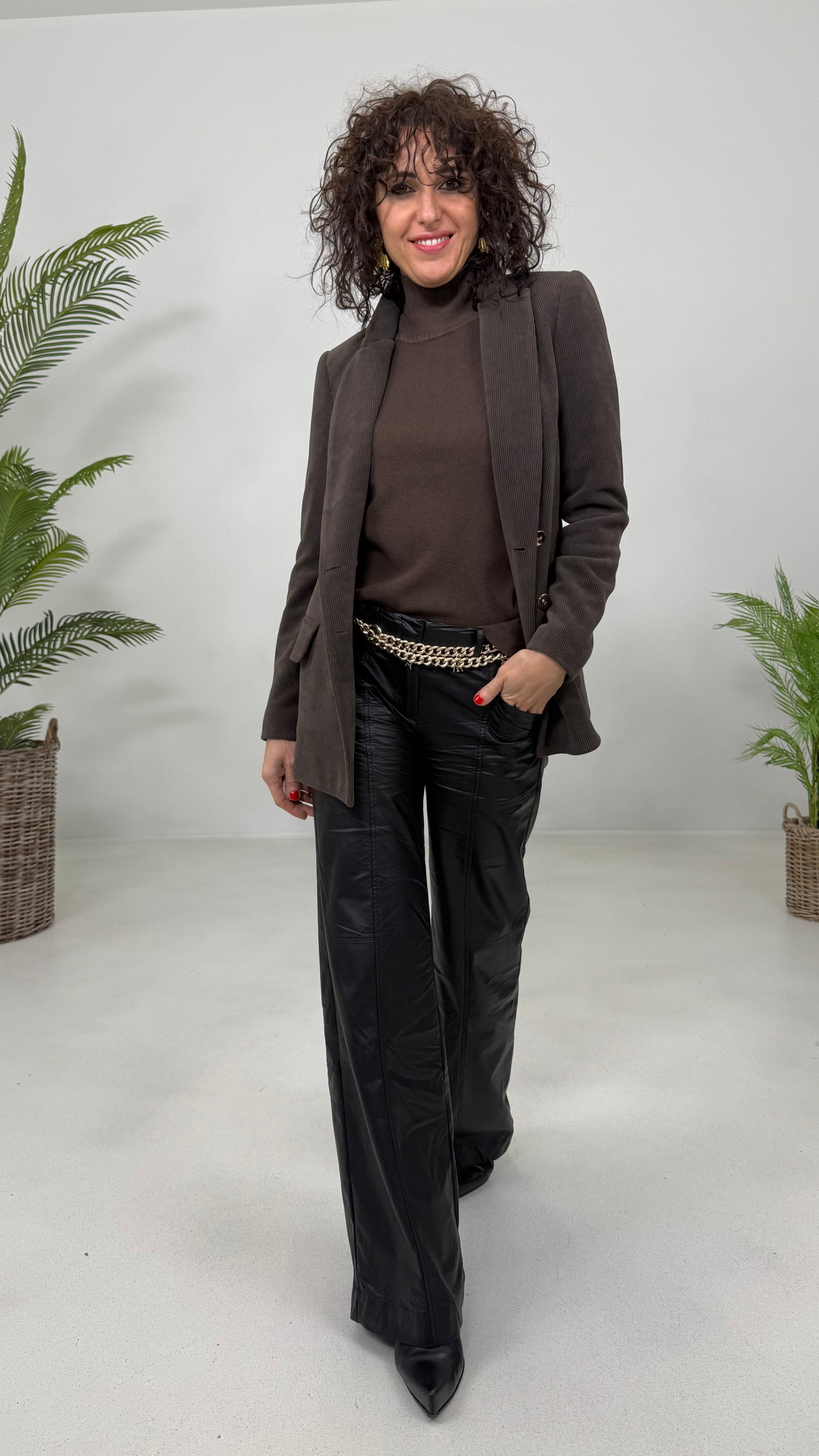 MAGLIONCINO CALDA VISCOSA BOTTONI SPALLE