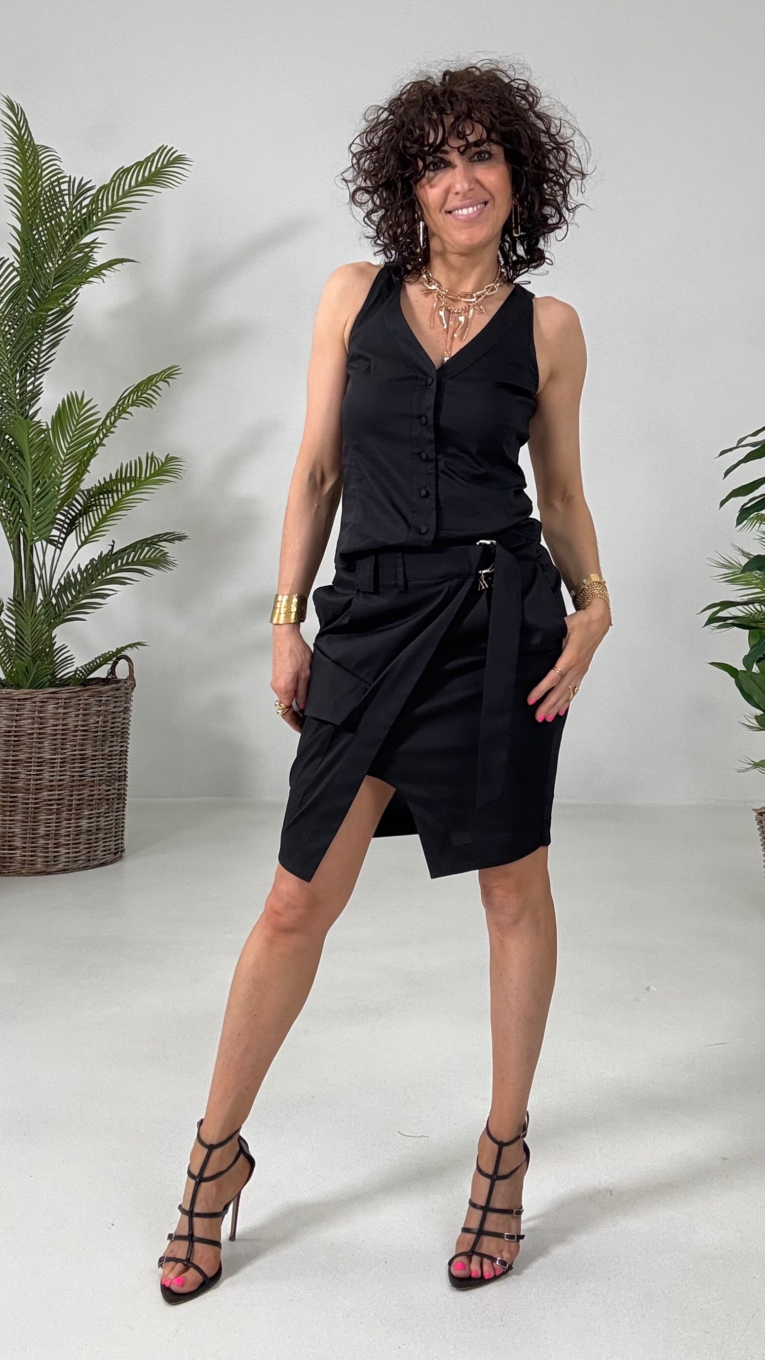 708 P25 NERO CAMICIA SCOLLO AMERICANA IN PELLE D UOVO