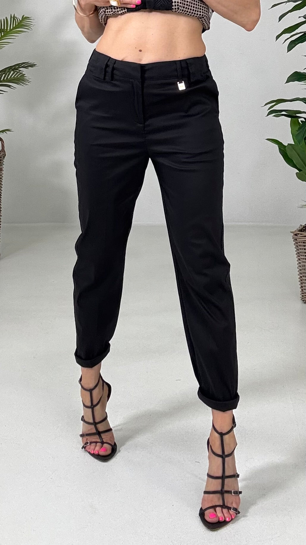 821 P25 NERO BAGGY IN PELLE D UOVO