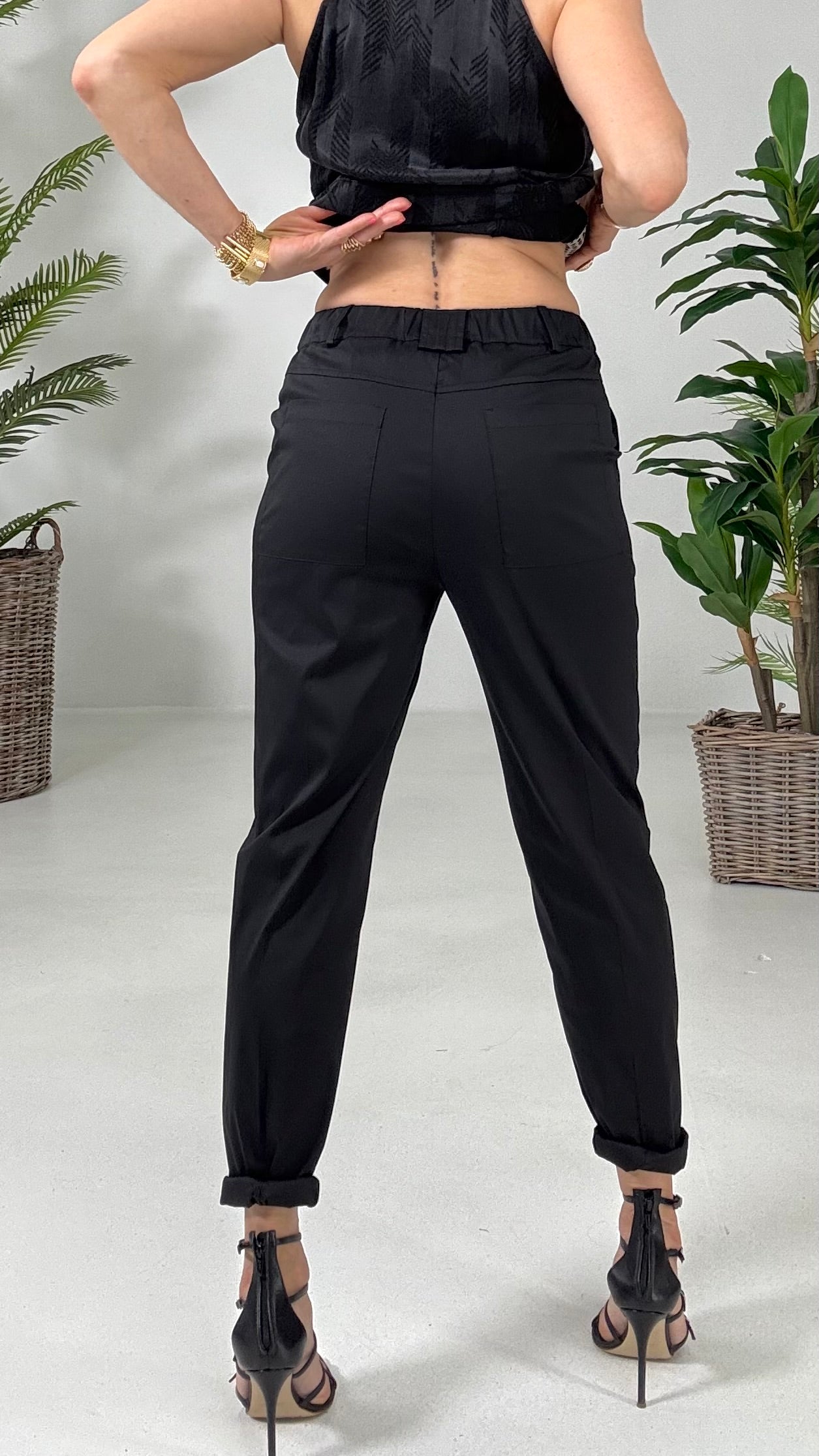 821 P25 NERO BAGGY IN PELLE D UOVO