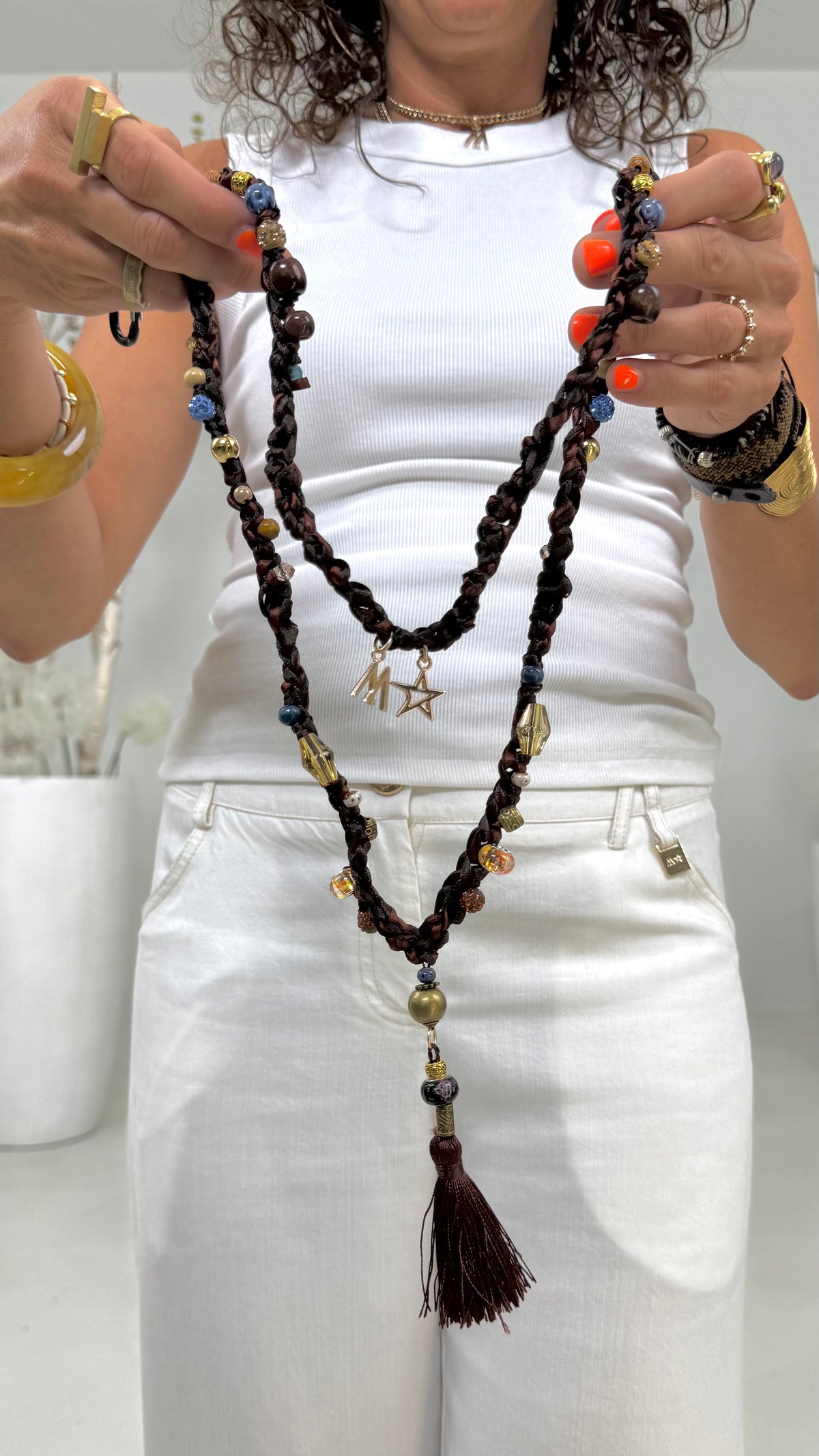 COLLANA UNCINETTO IN DOPPIO RASO CON PERLINE E NAPPA