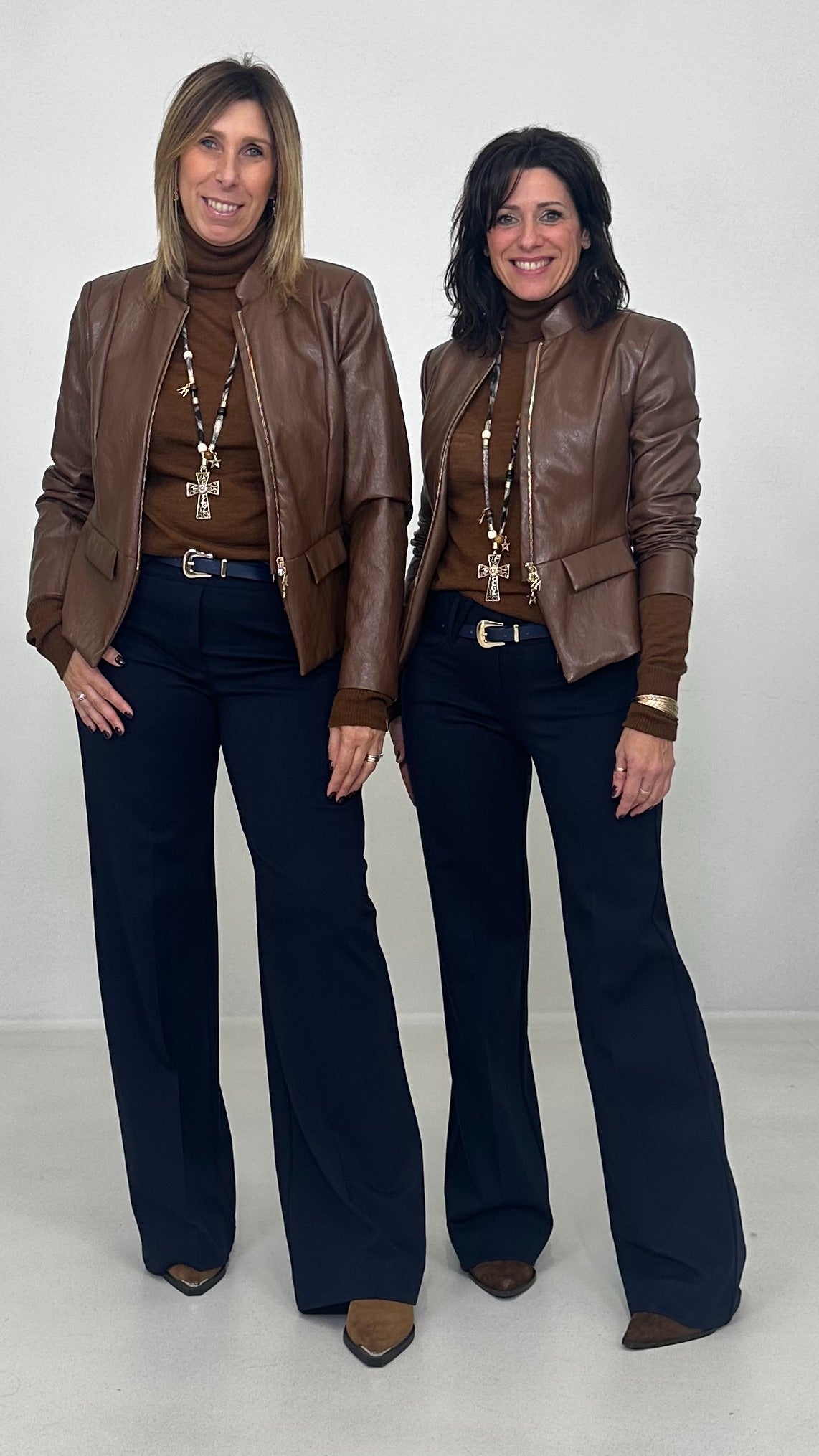 MAGLIA BASIC COLLO ALTO IN LANA VISCOSA