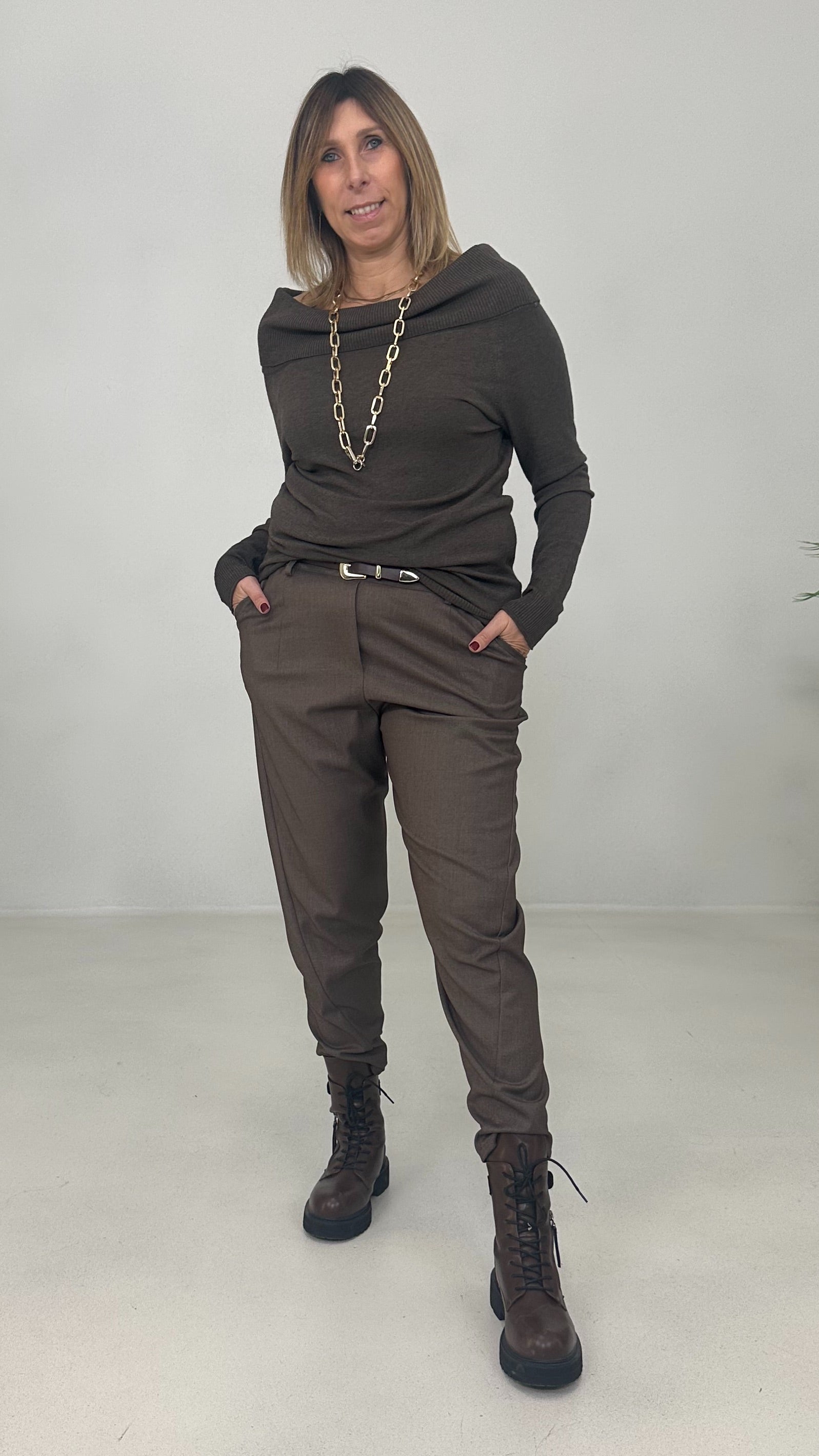 MAGLIA IN CALDA VISCOSA LINEA DRITTA COLLO SHIFFER