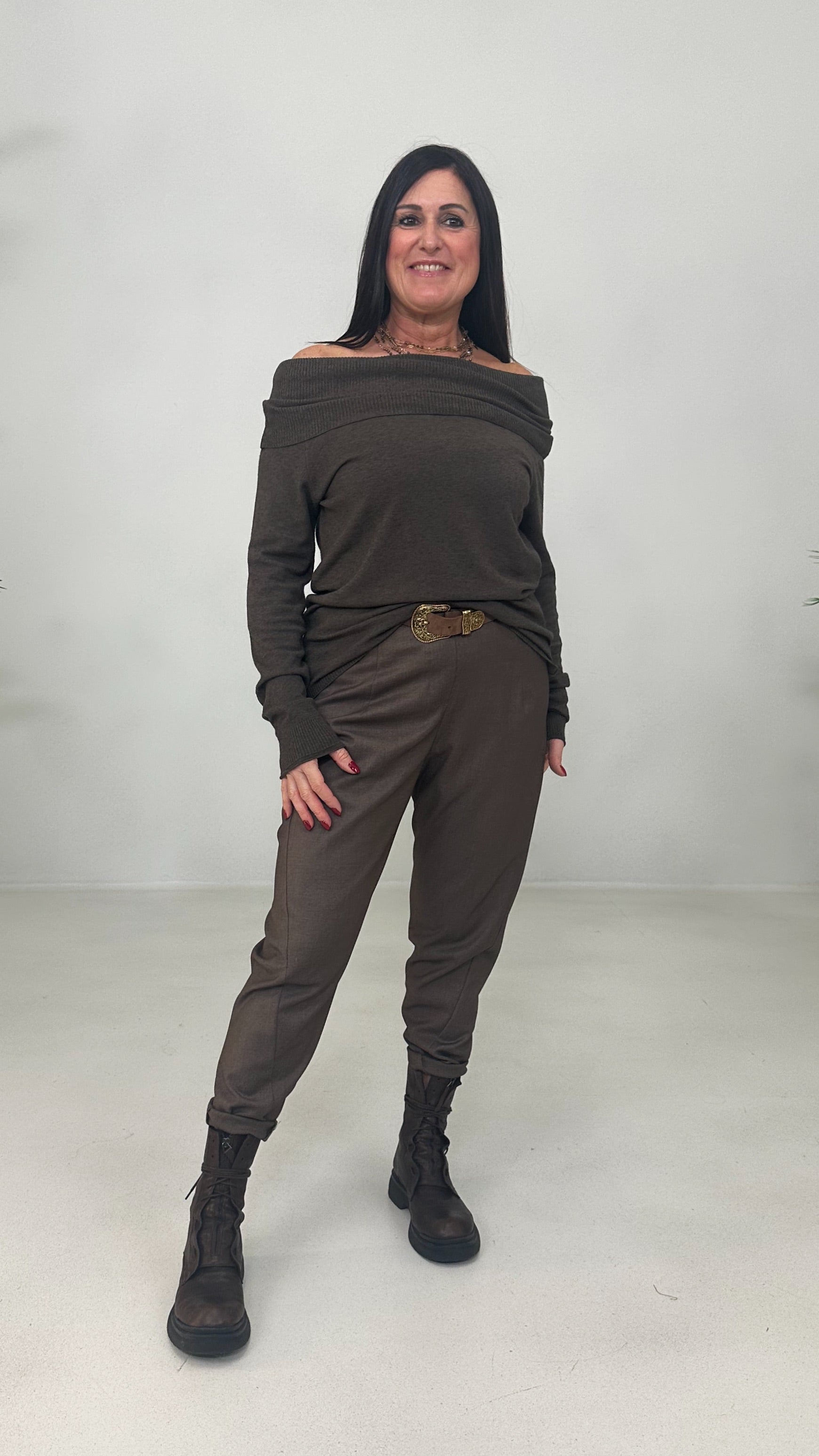 MAGLIA IN CALDA VISCOSA LINEA DRITTA COLLO SHIFFER