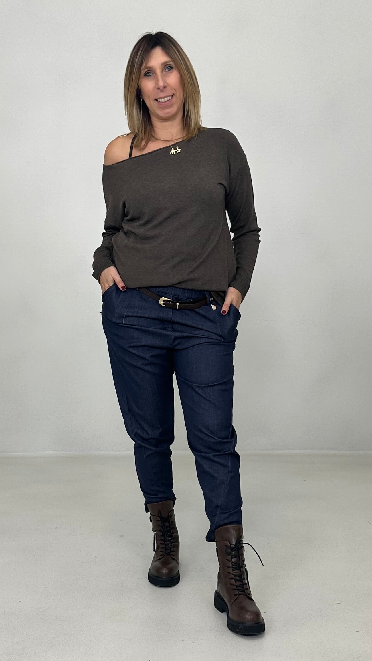 BAGGY CON CAVALLO BASSO IN MAGLIA TECNICA EFFETTO JEANS