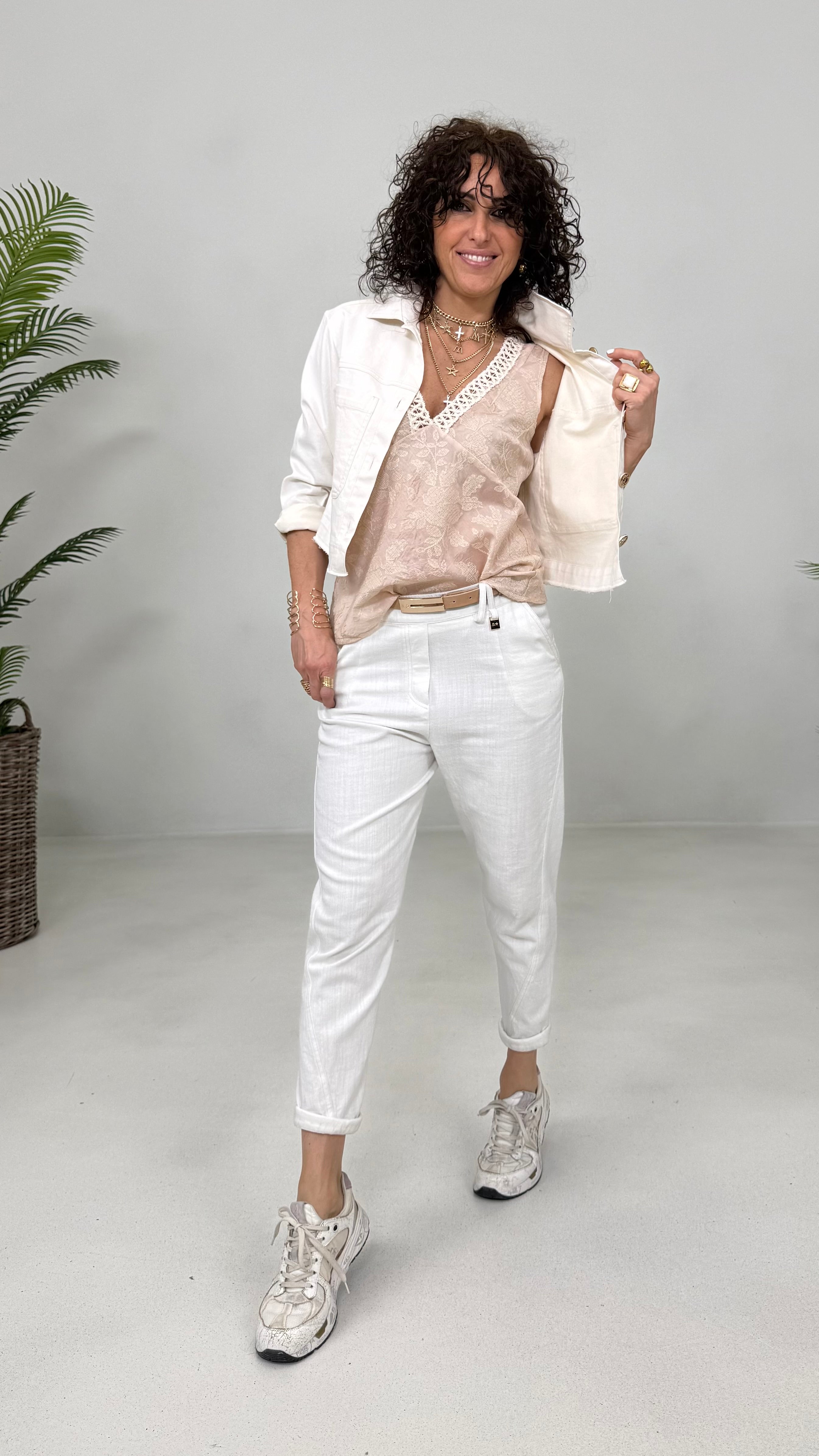 TOP IN VOILE RICAMATO CON PASSAMANERIA