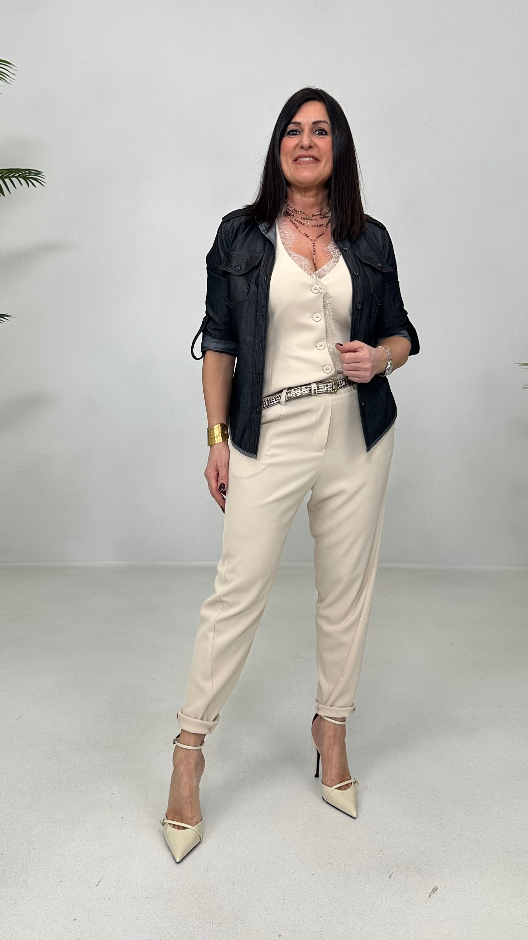 GILET IN CADY FLUIDO CON PIZZO SCOLLO