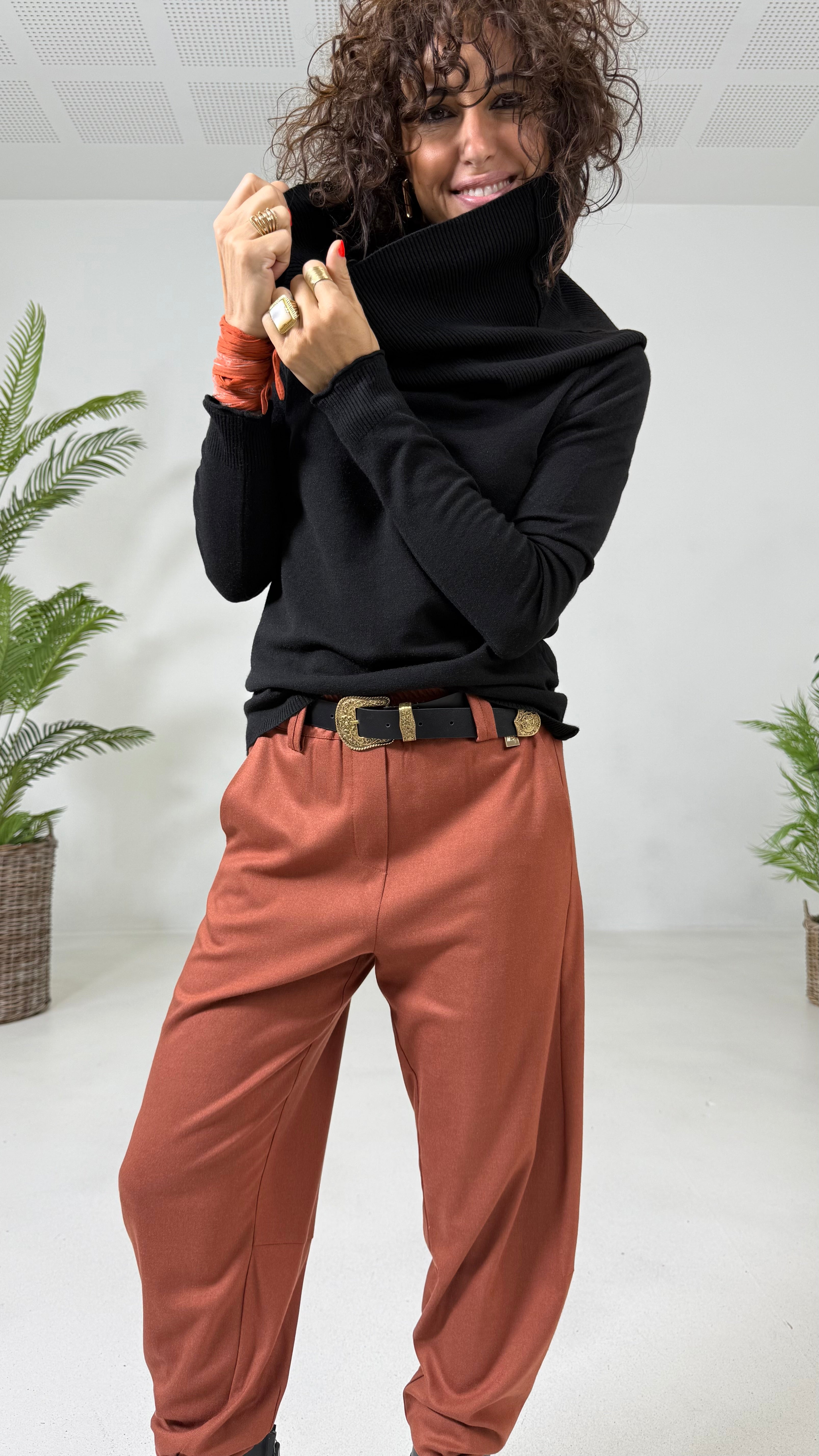 MAGLIA IN CALDA VISCOSA LINEA DRITTA COLLO SHIFFER