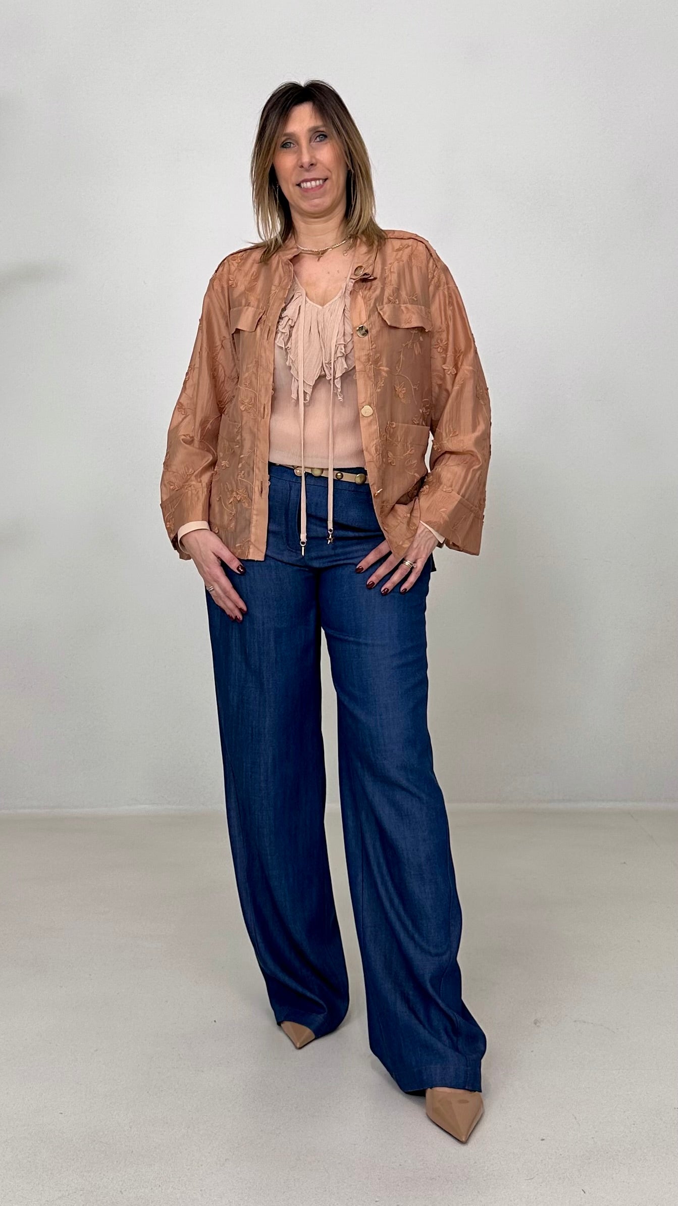 CAMICIA CON VOLANT DAVANTI IN CREPONNE VISCOSA