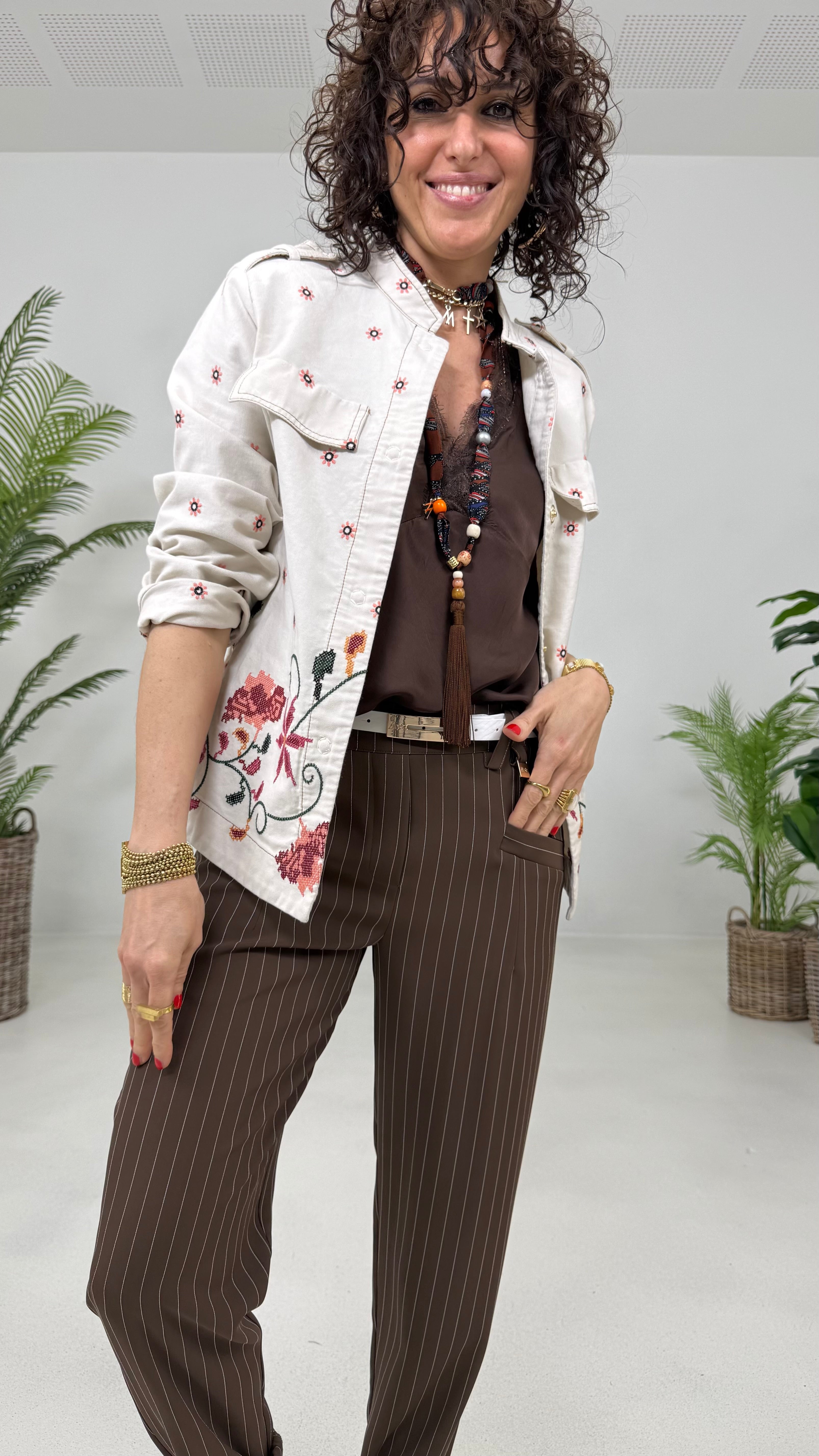 TOP RASO SPALLA LARGA PIZZO IN TONO