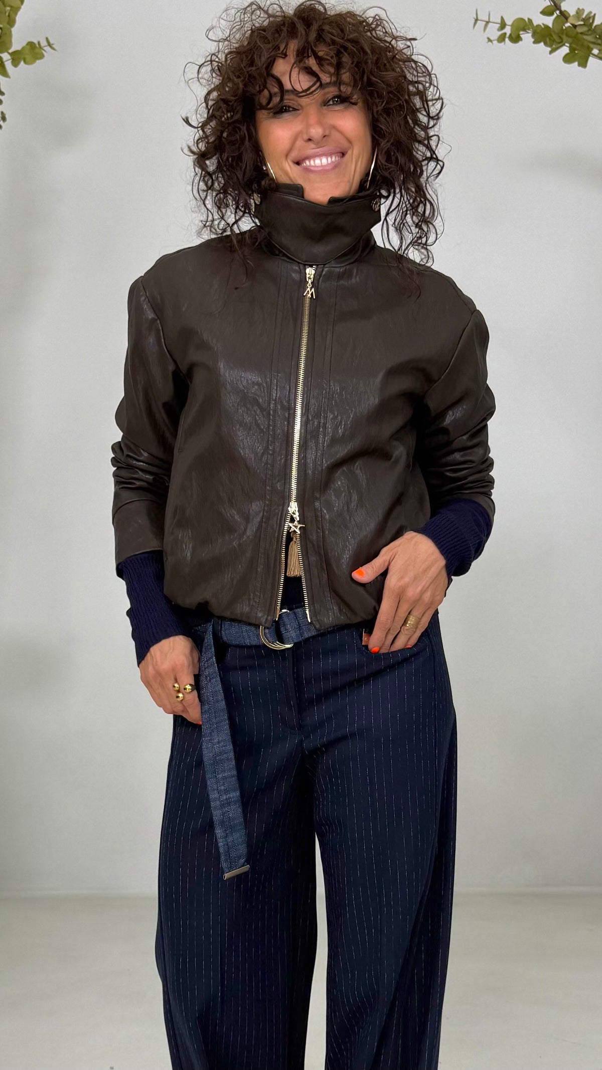 BOMBER IN FINTA PELLE CON ZIP