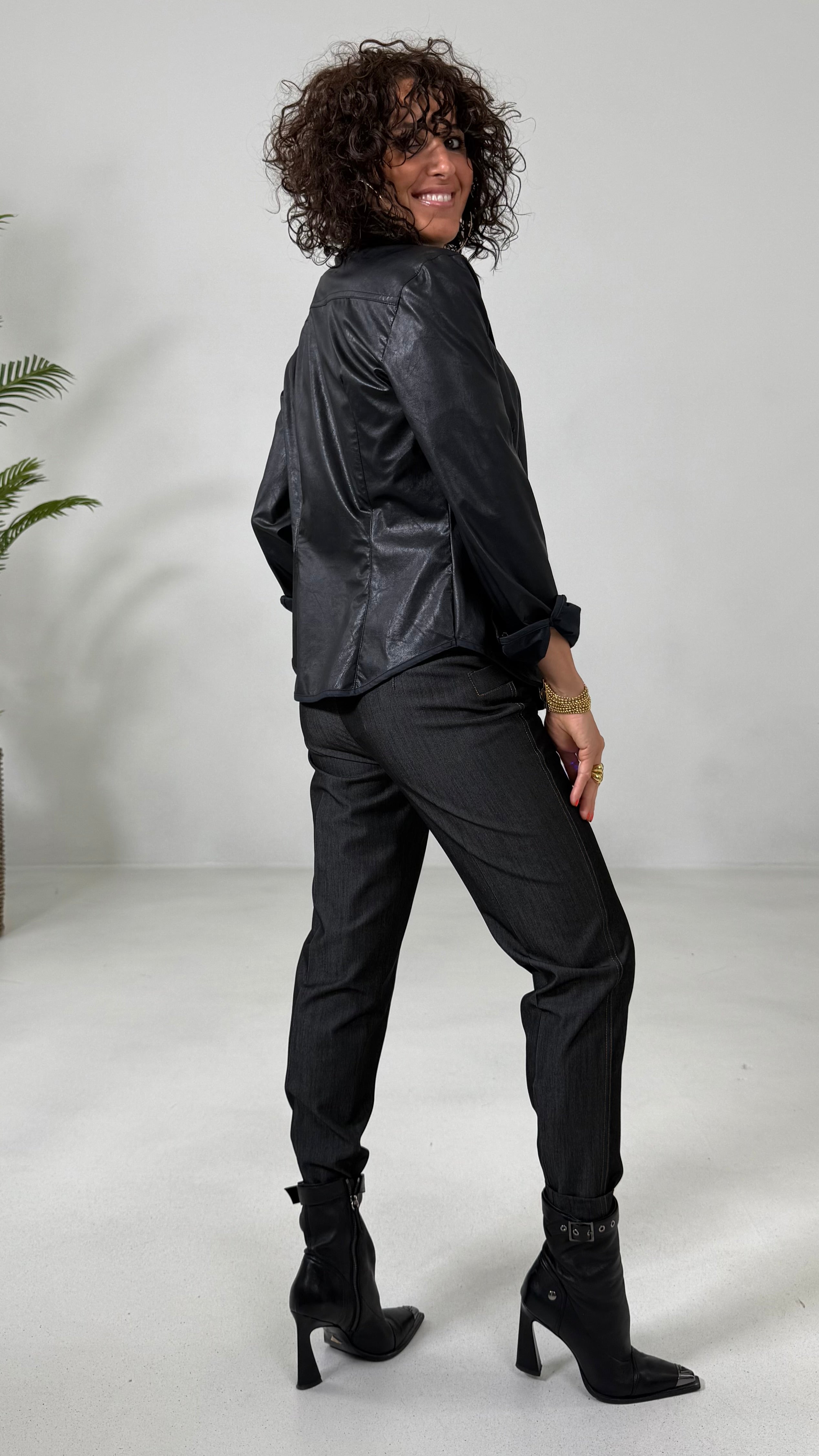 BASIC IN TESSUTO JEANS SLEGATO