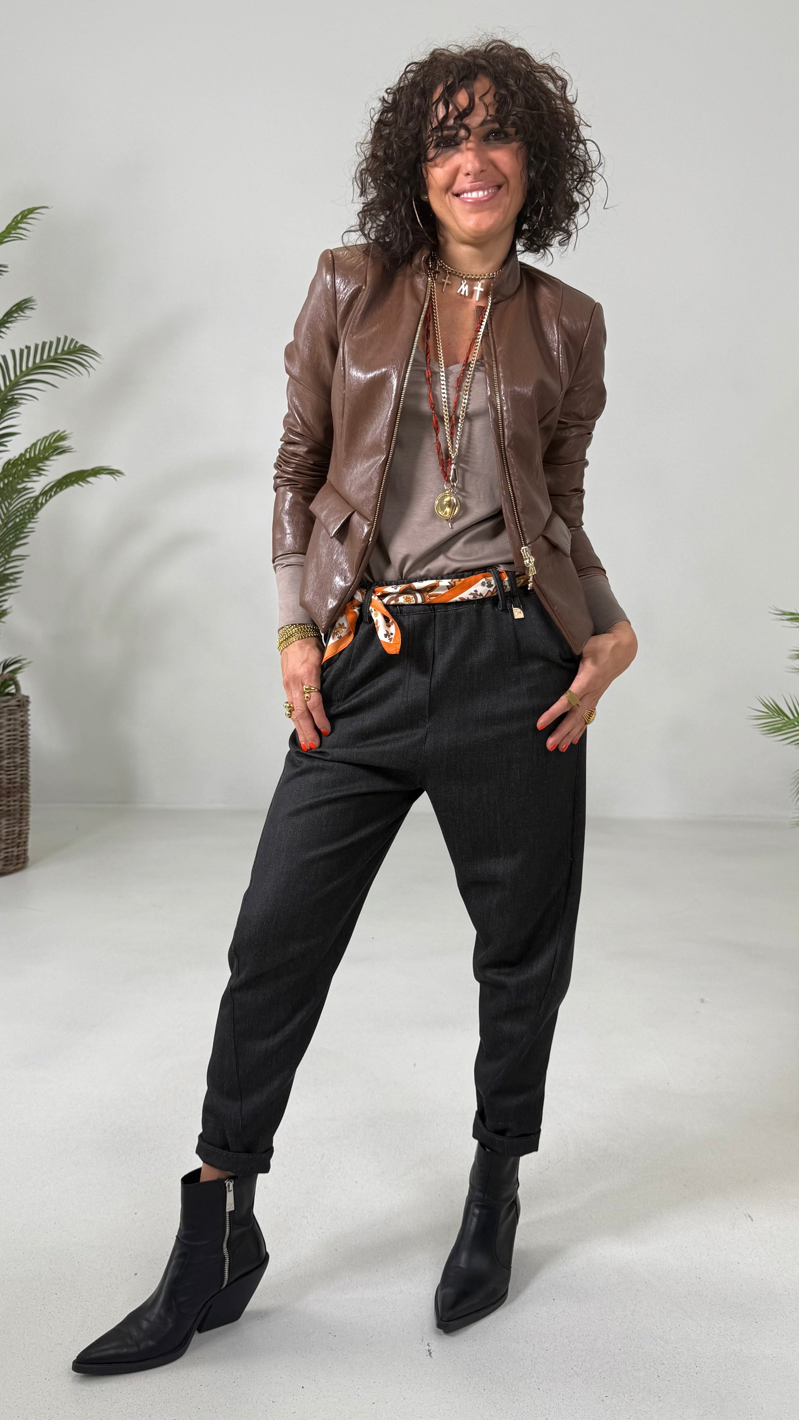 BAGGY CON CAVALLO BASSO IN MAGLIA TECNICA EFFETTO JEANS