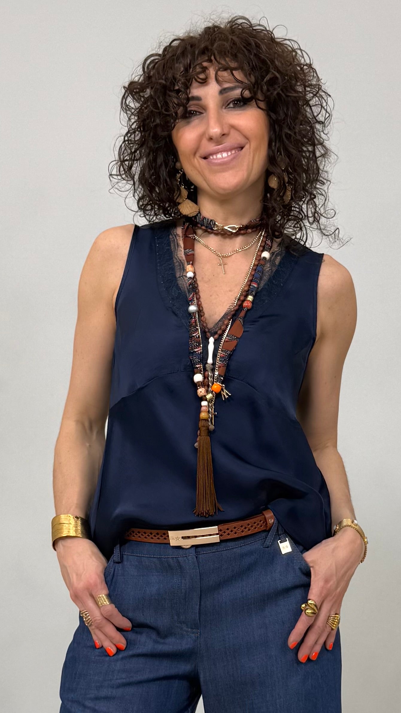 TOP RASO SPALLA LARGA PIZZO IN TONO