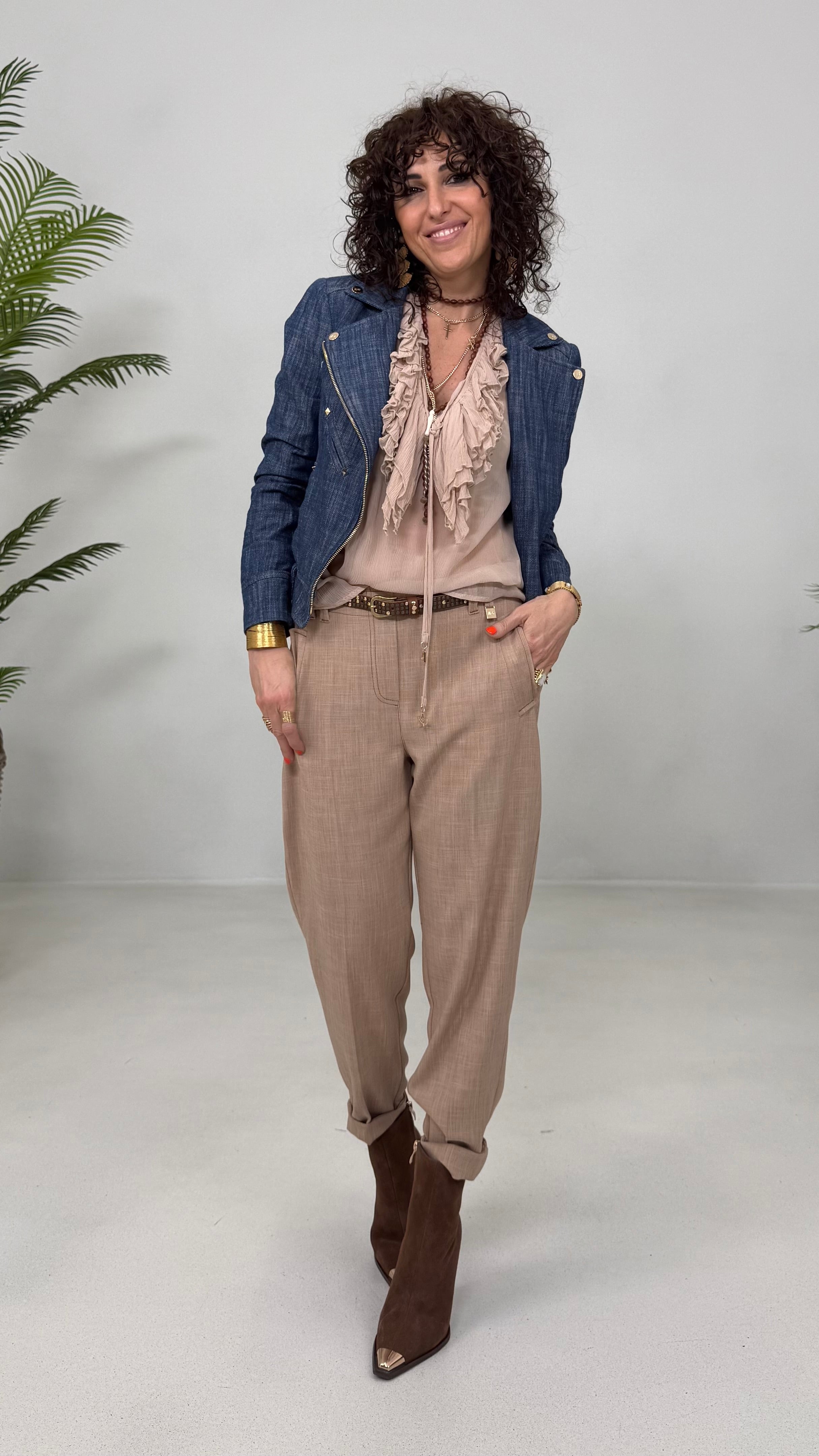 CAMICIA CON VOLANT DAVANTI IN CREPONNE VISCOSA