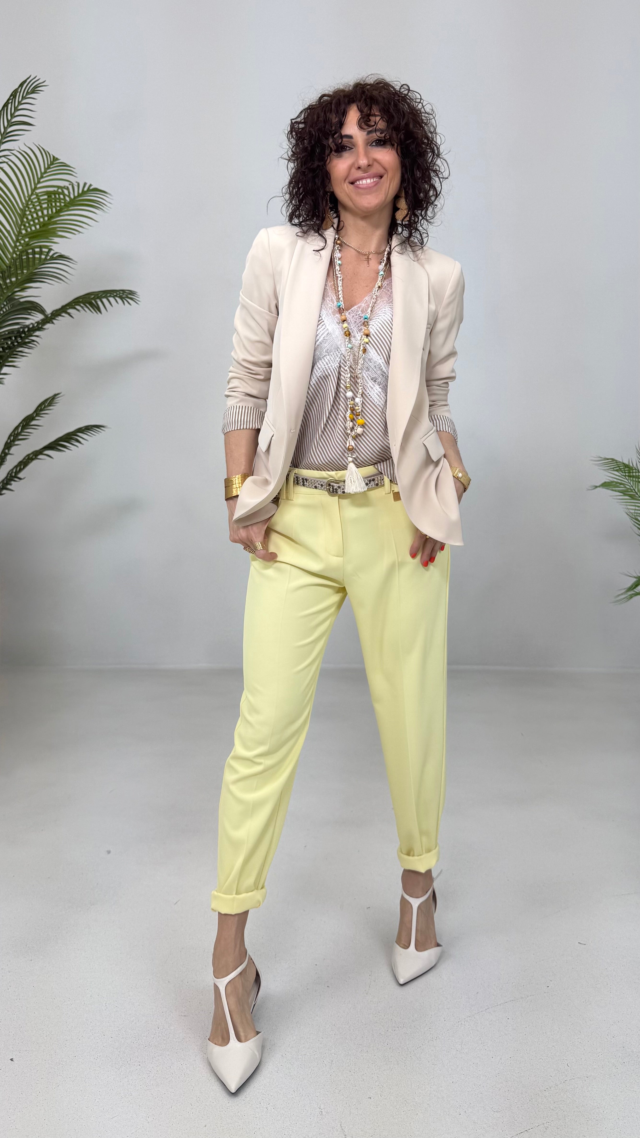 TOP A RIGHE CON PIZZO IN CONTRASTO