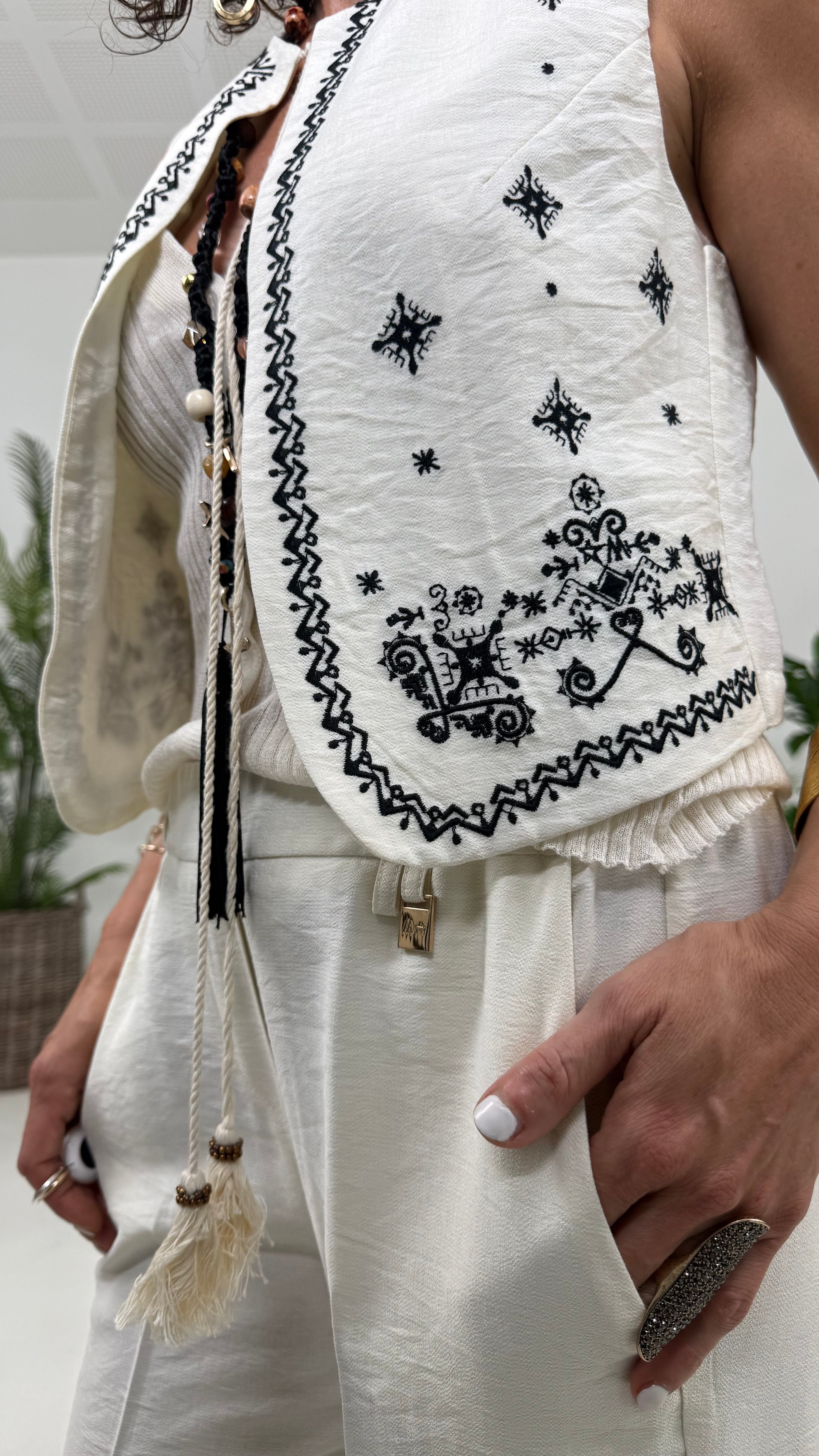 GILET IN VISCOSA CRASH CON RICAMI