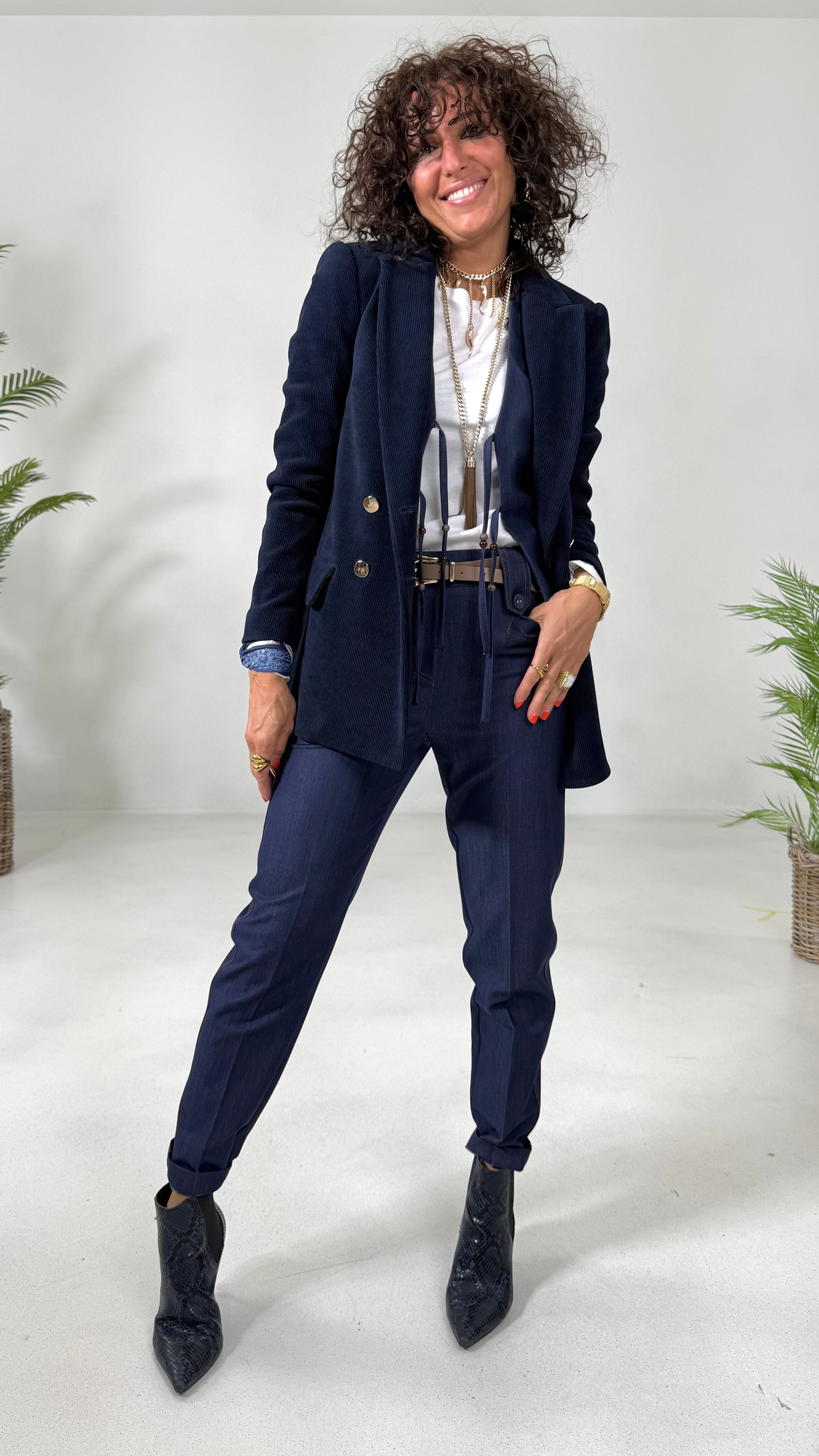 GILET IN JEANS SLEGATO CON LACCI