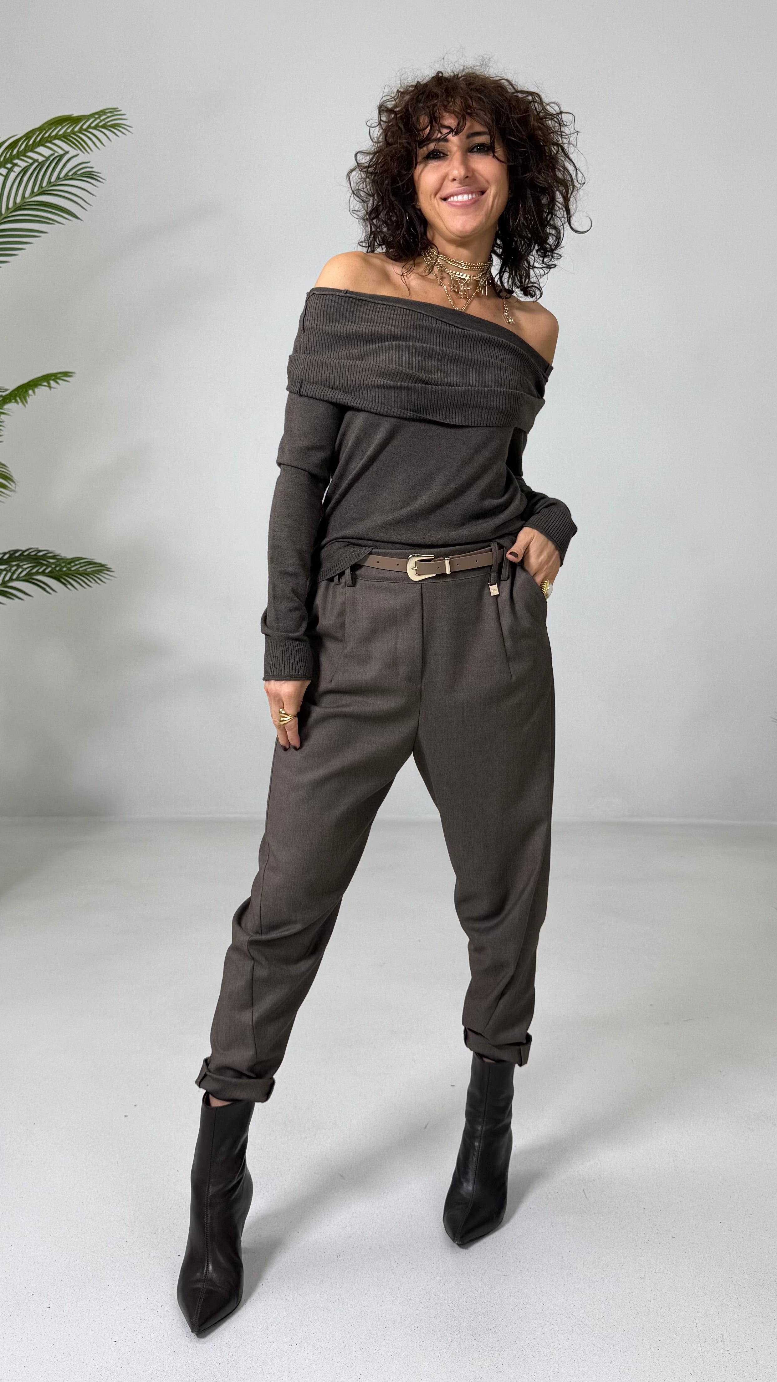 MAGLIA IN CALDA VISCOSA LINEA DRITTA COLLO SHIFFER