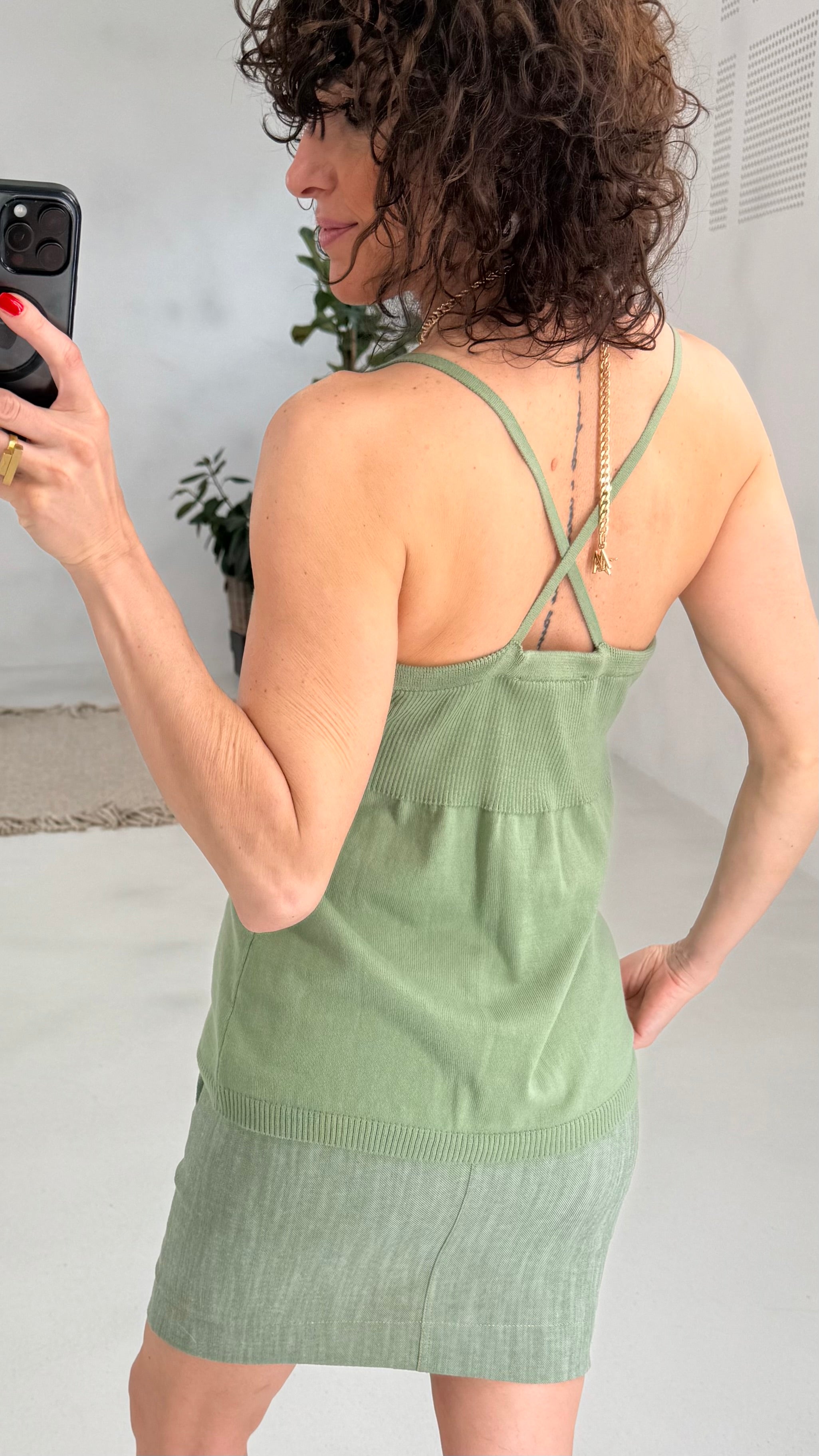 111 P25 VERDE AVOCADO TOP BUSTINO LINEA SVASATA IN COTONE
