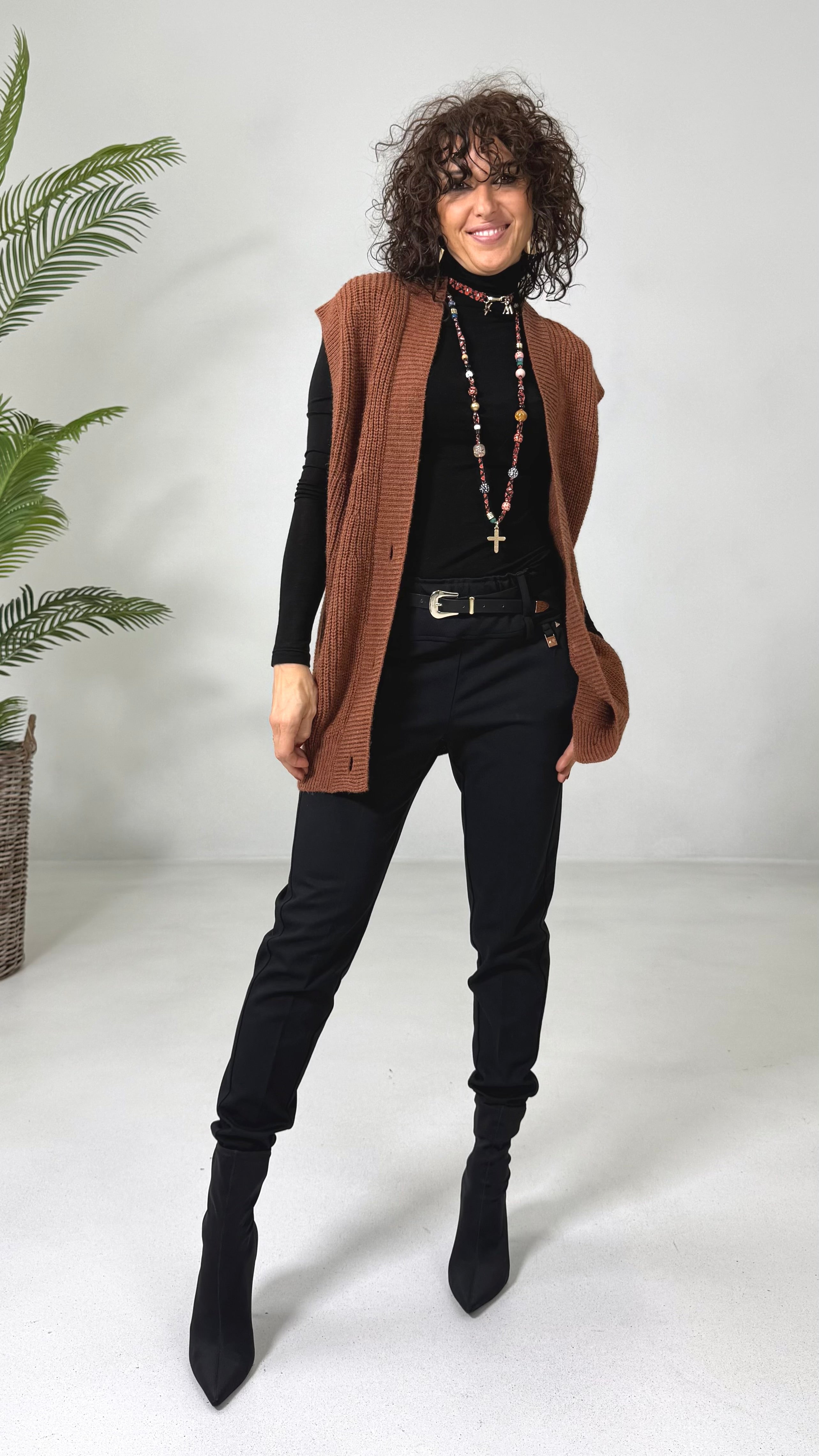 MAGLIA BASIC COLLO ALTO IN CALDA VISCOSA