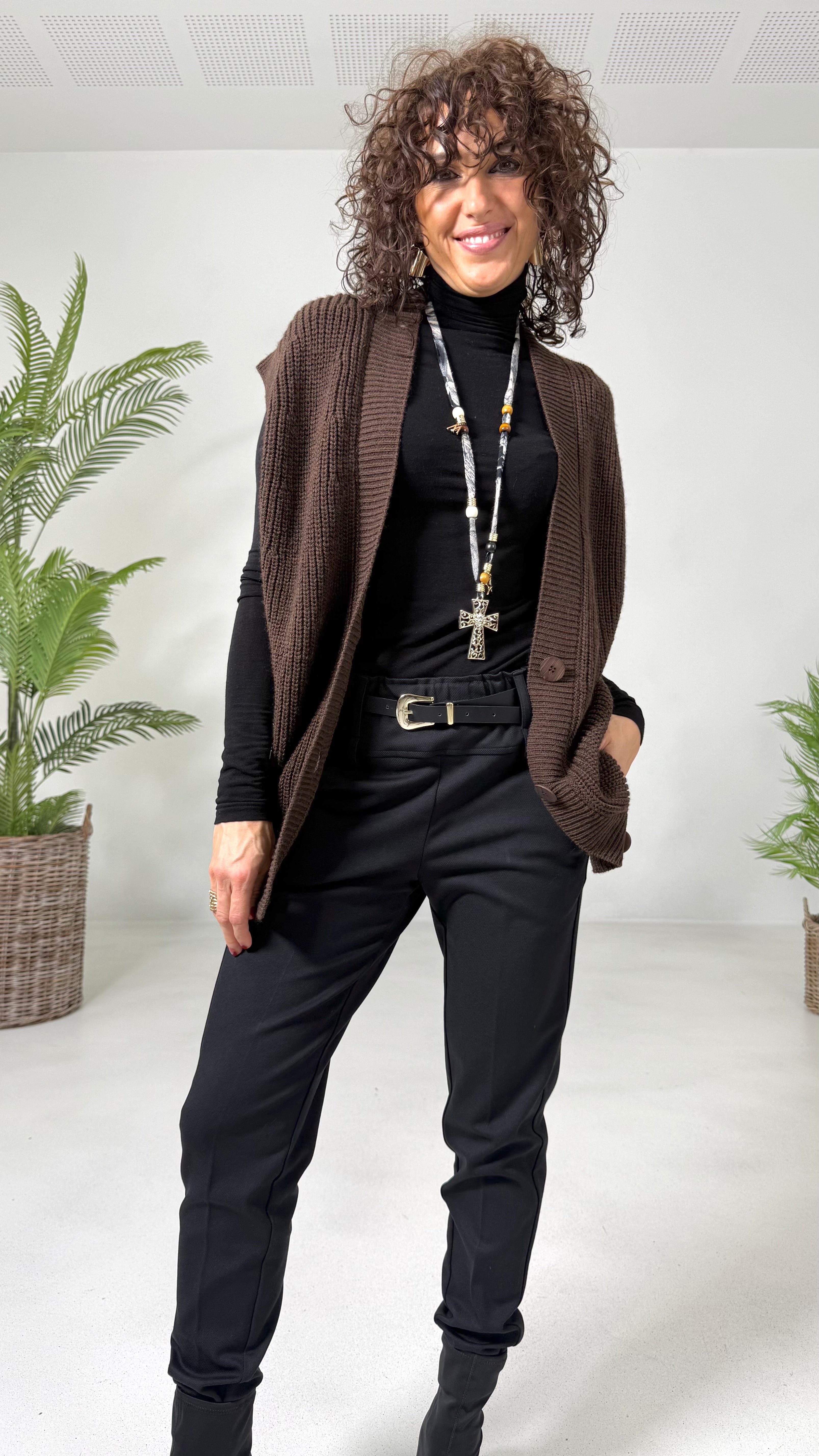 MAGLIA BASIC COLLO ALTO IN CALDA VISCOSA