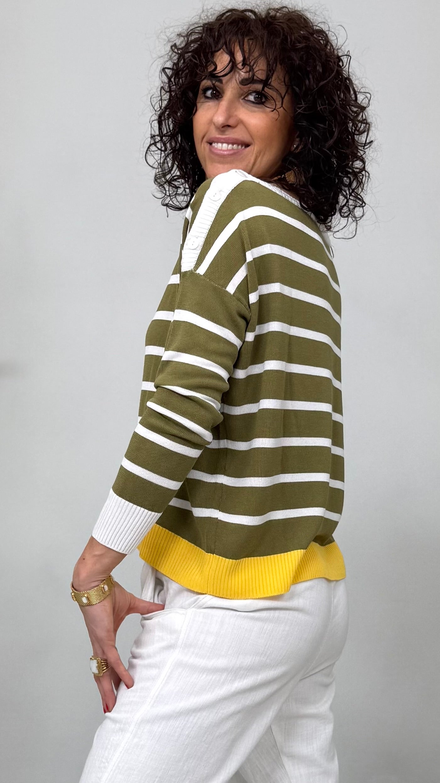 MAGLIA IN VISCOSA CON BORDO GIALLO