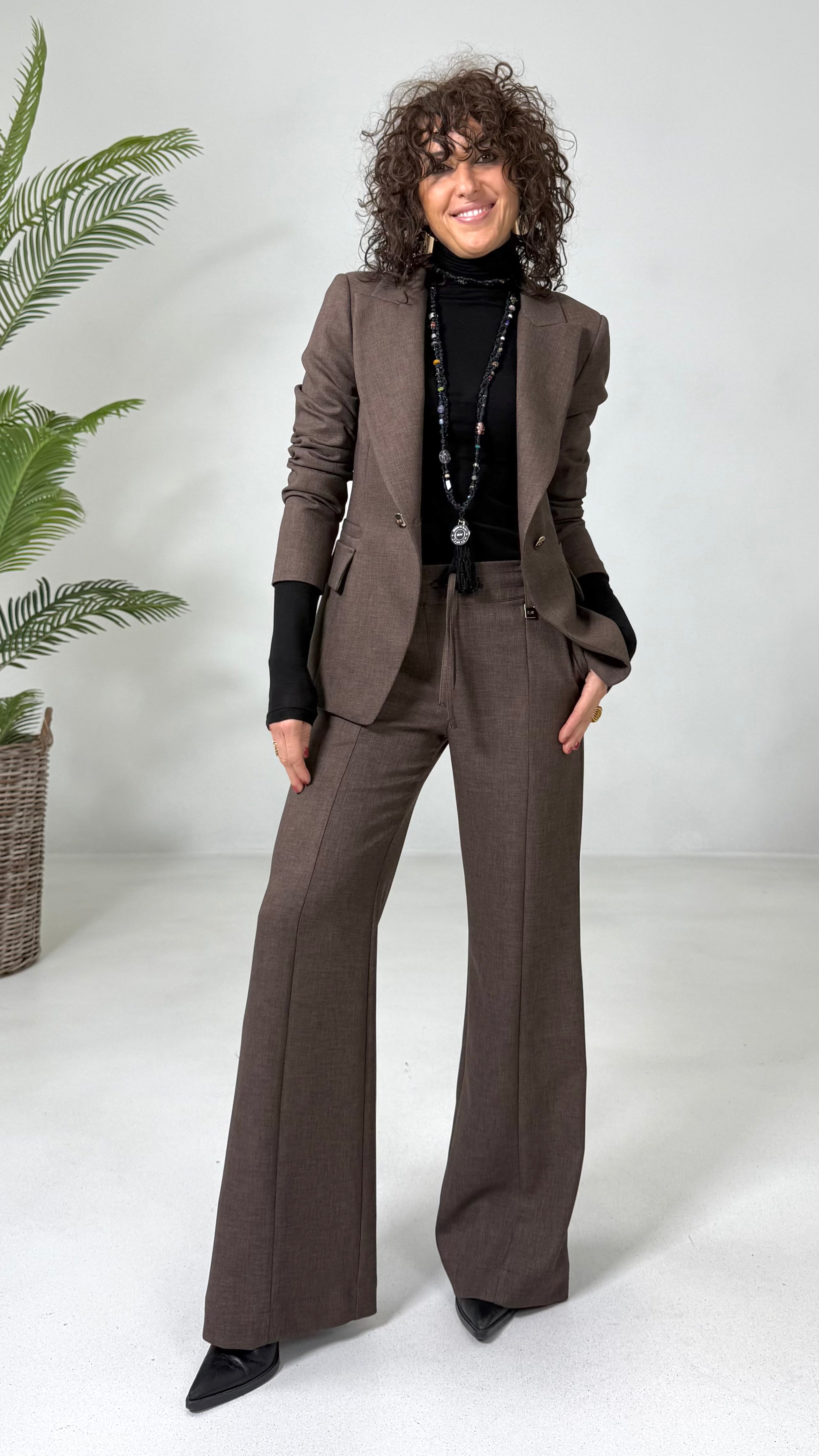 MAGLIA BASIC COLLO ALTO IN CALDA VISCOSA