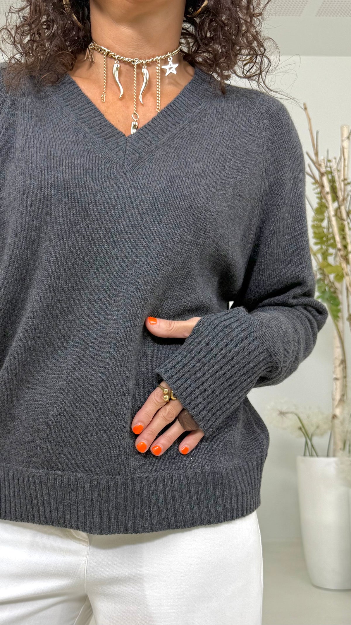 MAGLIA QUADRATA SCOLLO A V IN MISTO CASHMERE