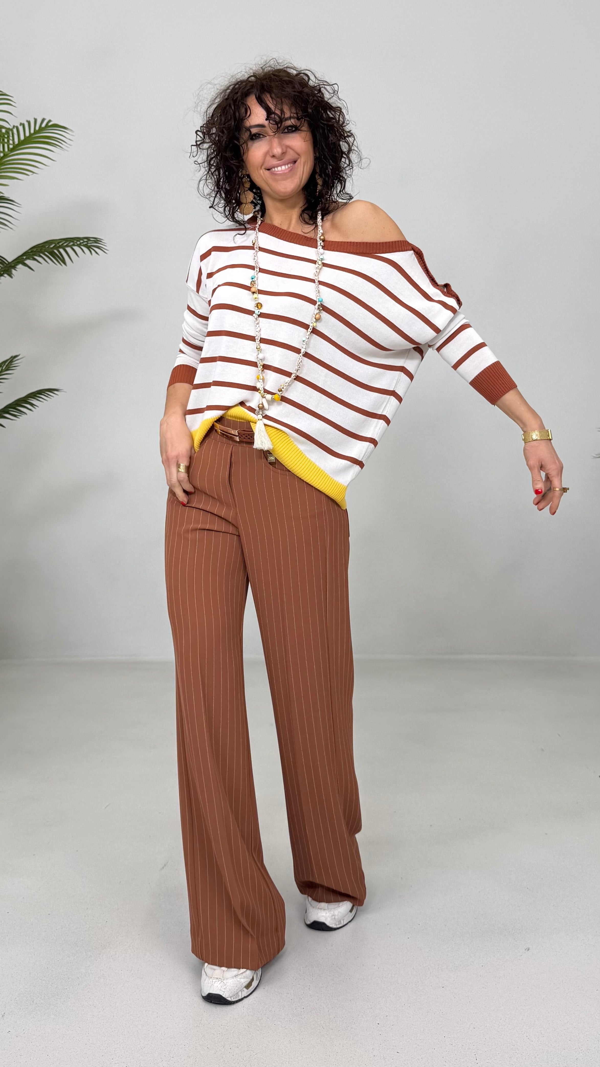 MAGLIA IN VISCOSA CON BORDO GIALLO