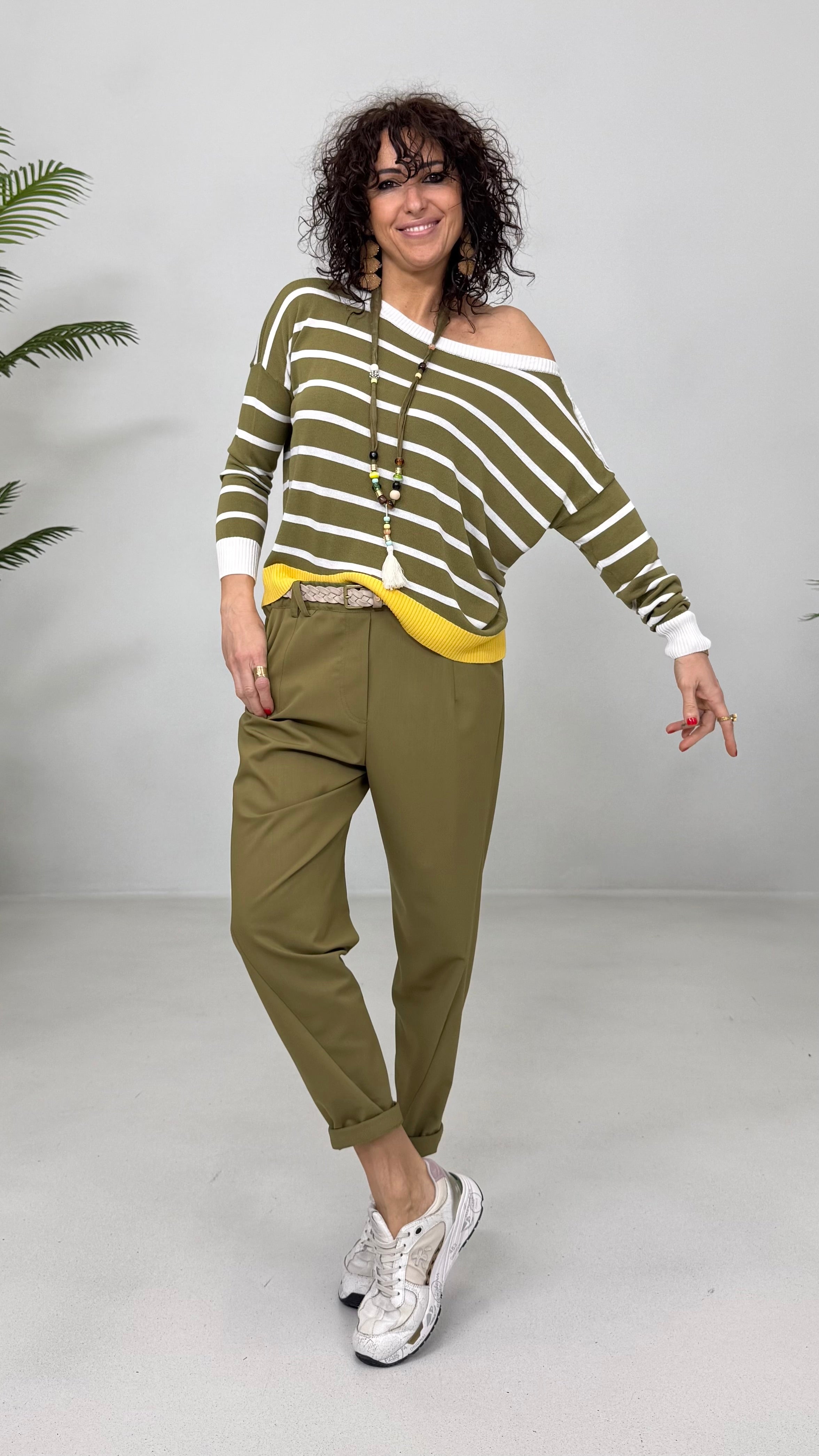 MAGLIA IN VISCOSA CON BORDO GIALLO