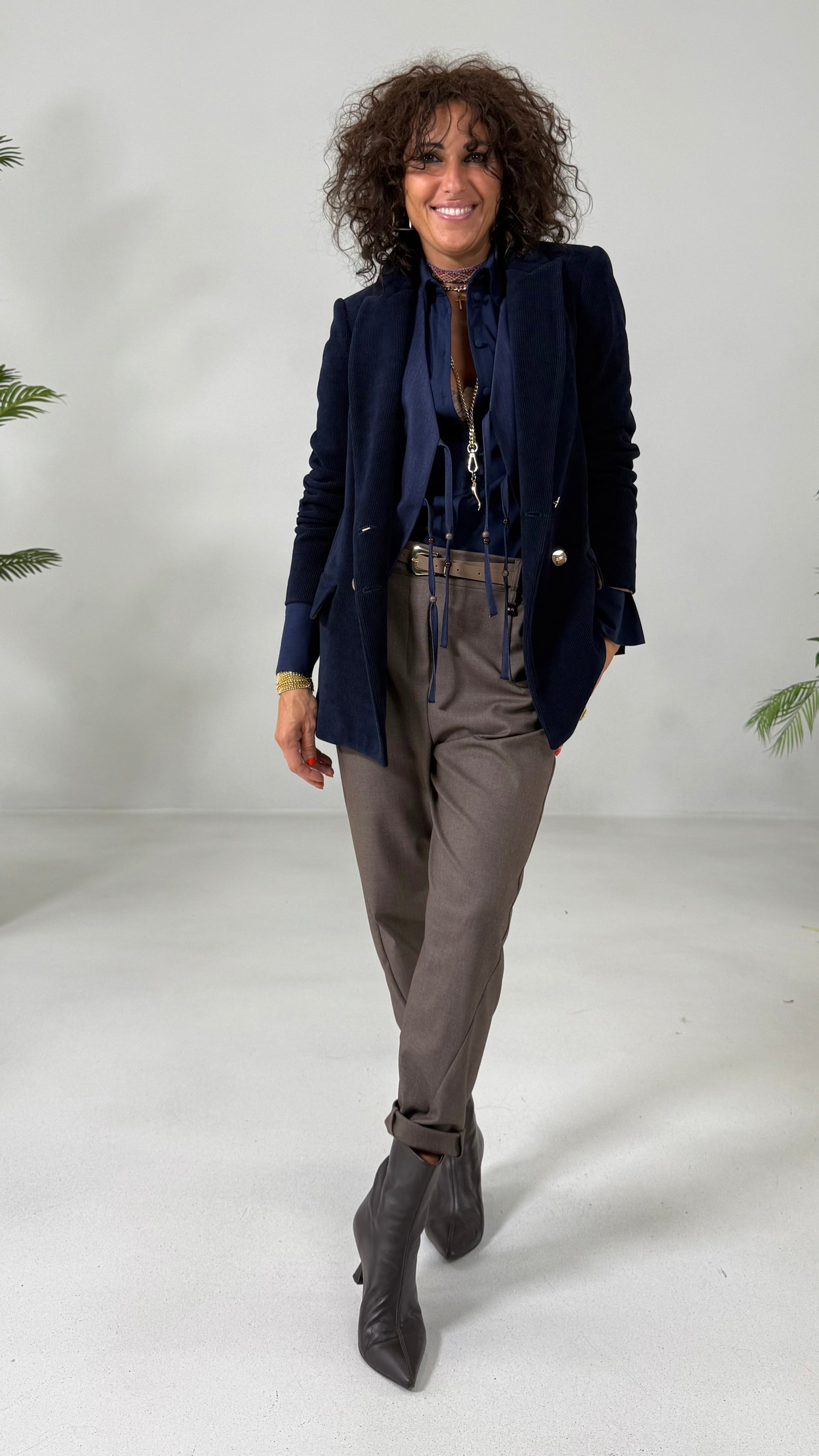 GILET IN JEANS SLEGATO CON LACCI