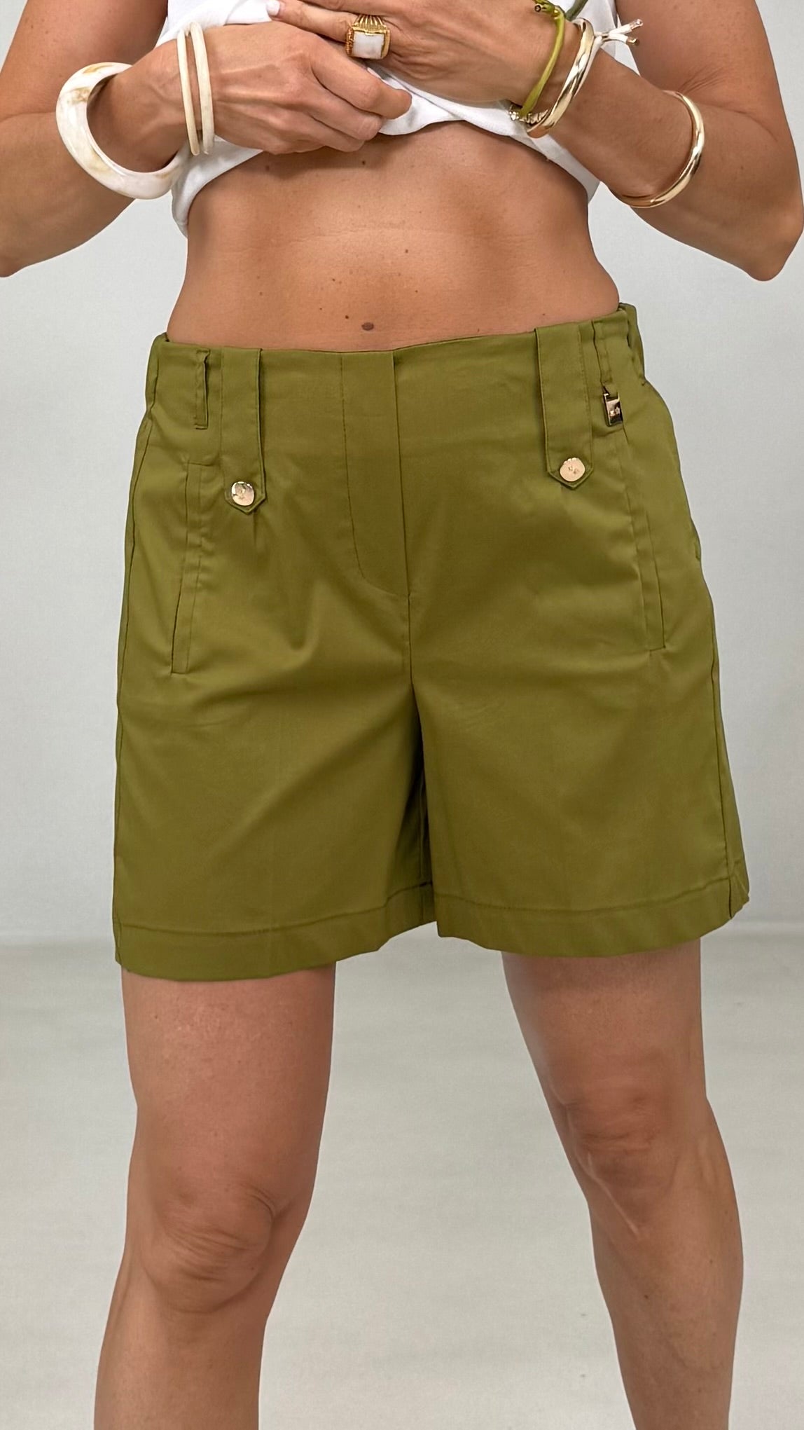 SHORTS IN PELLE D'UOVO