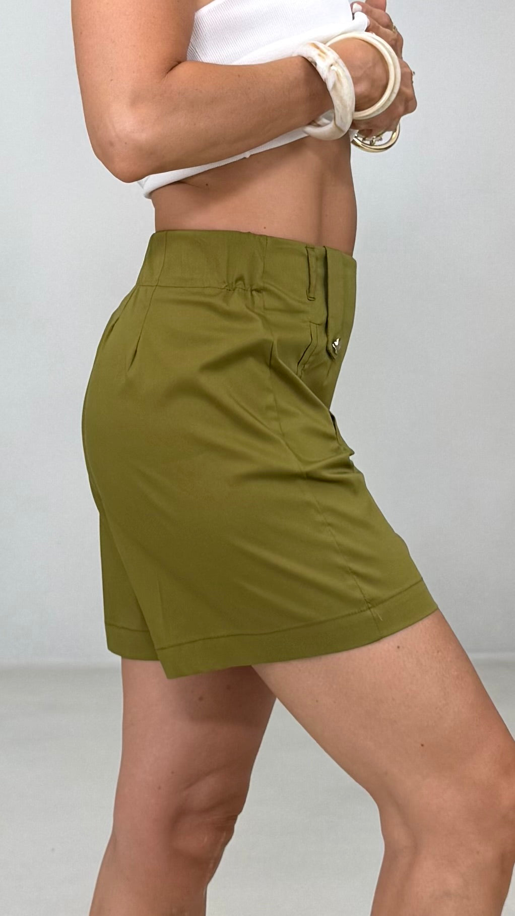 SHORTS IN PELLE D'UOVO